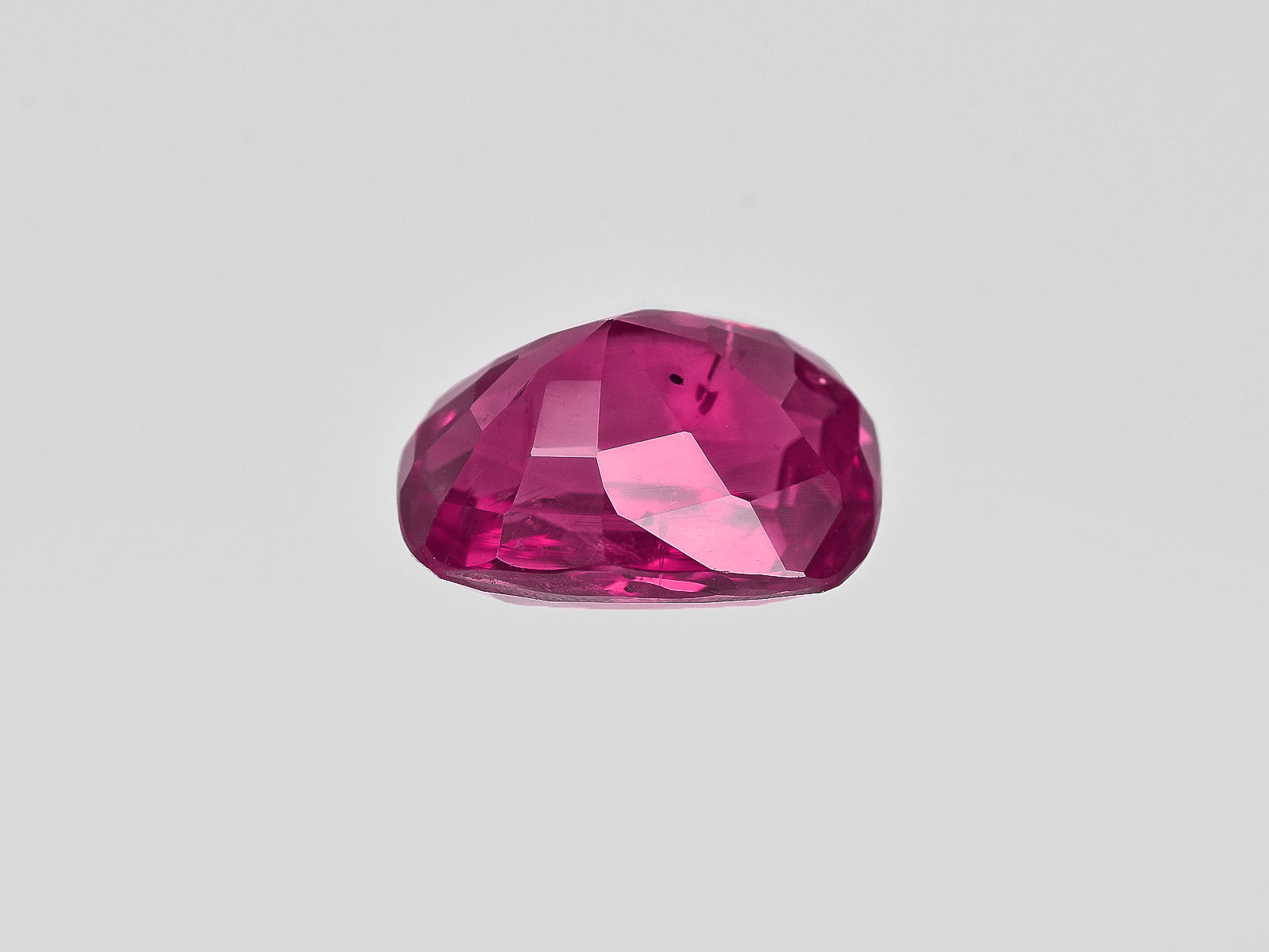8801314-cushion-fiery-rich-purple-pink-gia-sri-lanka-natural-pink-sapphire-3.99-ct