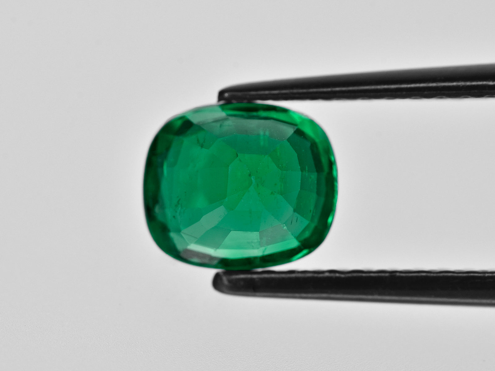 8801273-cushion-fiery-vivid-royal-green-grs-zambia-natural-emerald-2.03-ct