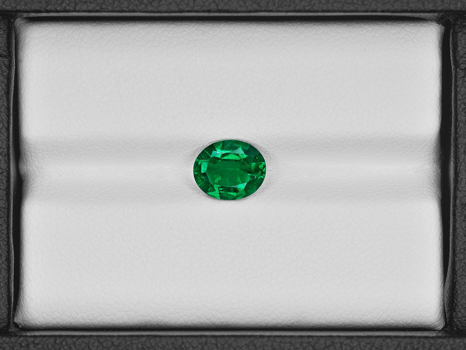 8801274-oval-royal-green-gia-zambia-natural-emerald-1.17-ct