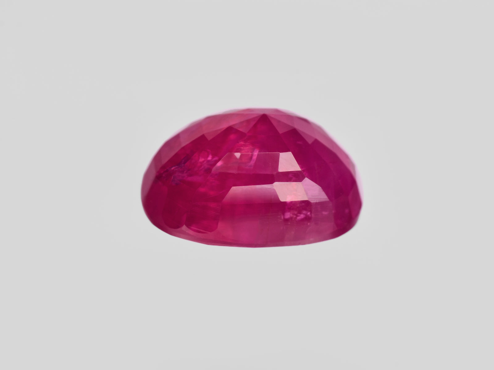 8801268-oval-deep-pinkish-red-grs-burma-natural-ruby-4.21-ct