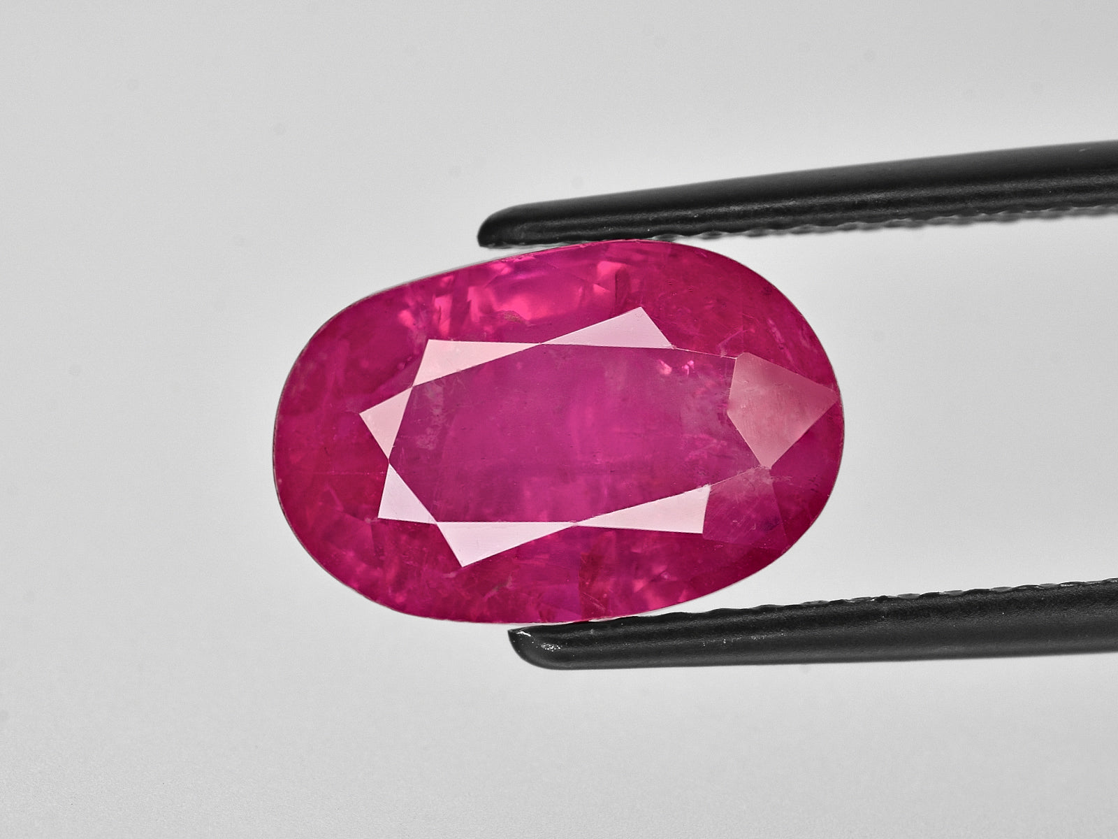 8801317-oval-velvety-intense-pinkish-red-grs-burma-natural-ruby-5.15-ct