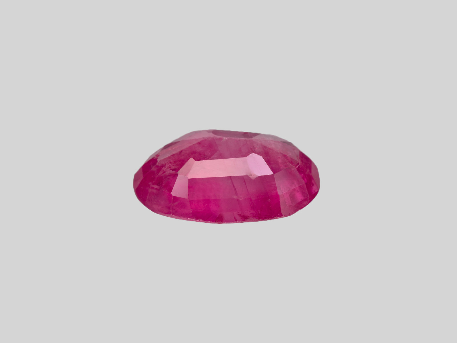 8801317-oval-velvety-intense-pinkish-red-grs-burma-natural-ruby-5.15-ct