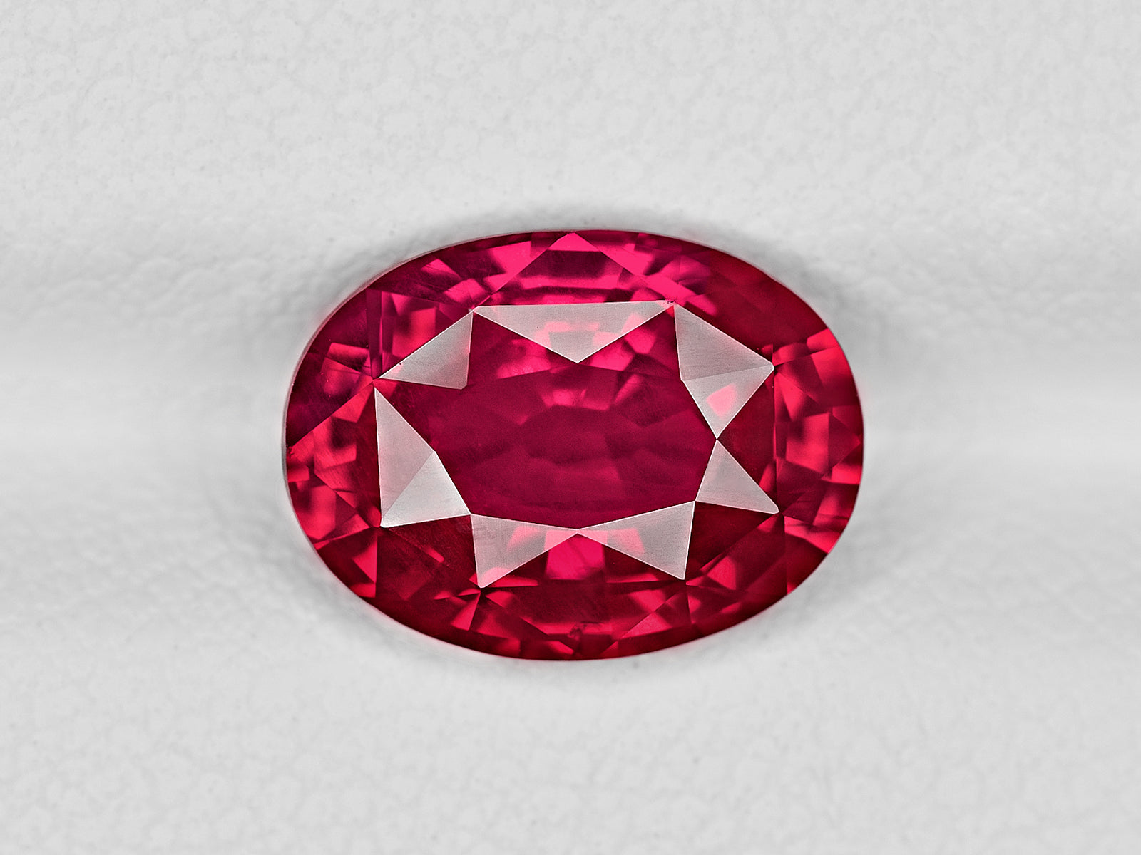 8801319-oval-fiery-vivid-red-with-slight-purplish-hue-grs-mozambique-natural-ruby-3.04-ct