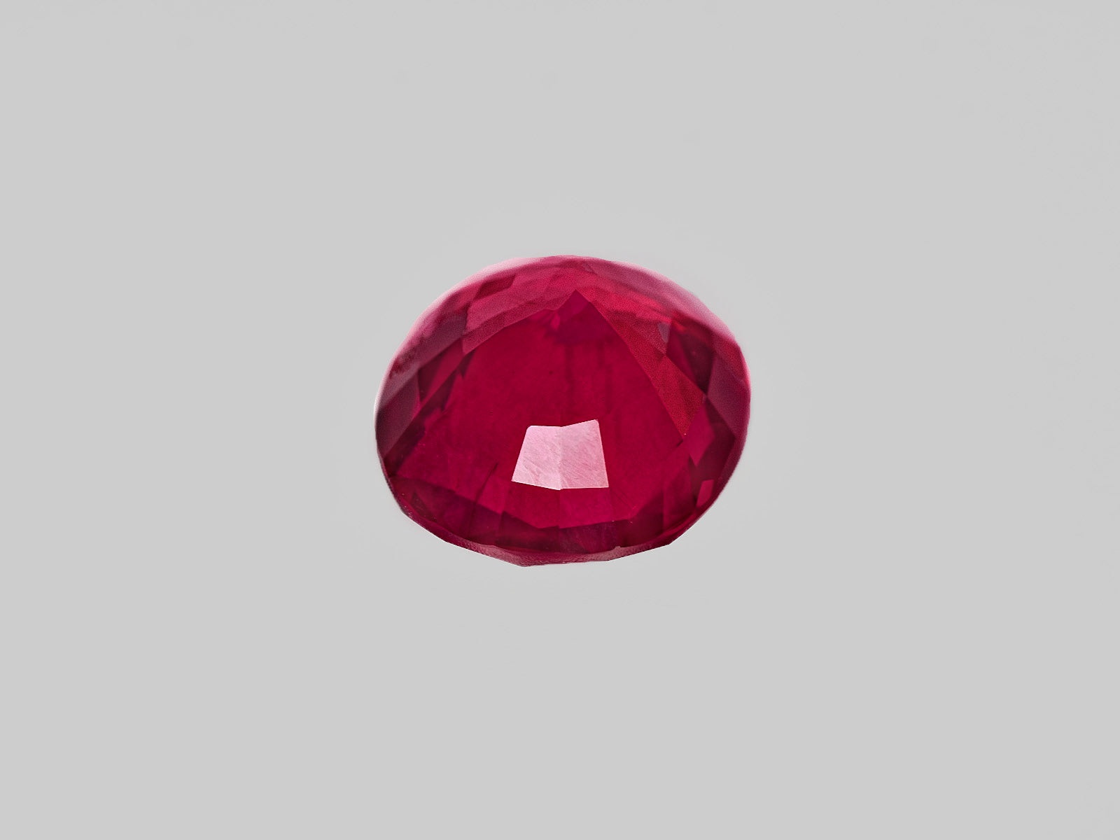 8801319-oval-fiery-vivid-red-with-slight-purplish-hue-grs-mozambique-natural-ruby-3.04-ct