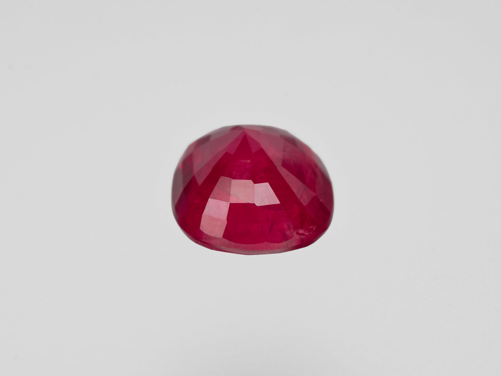 8801270-cushion-pigeon-blood-red-grs-burma-natural-ruby-2.59-ct