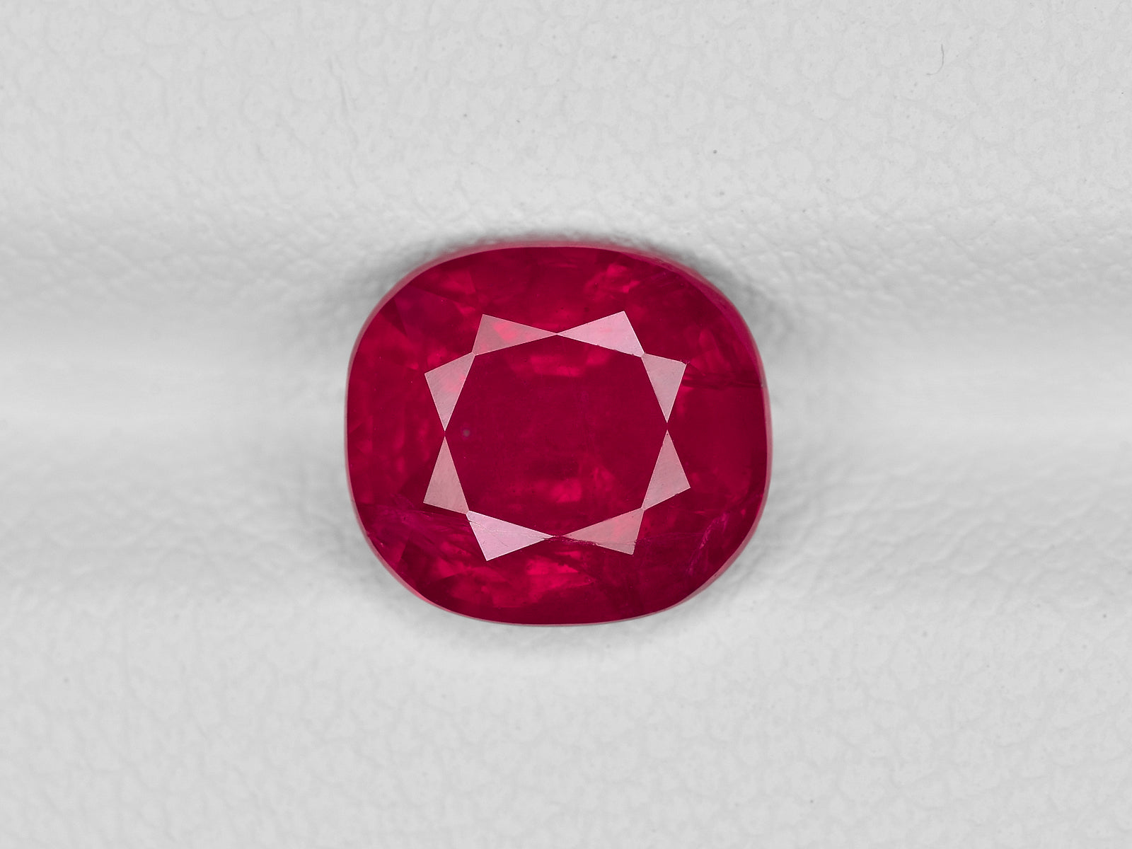 8801270-cushion-pigeon-blood-red-grs-burma-natural-ruby-2.59-ct