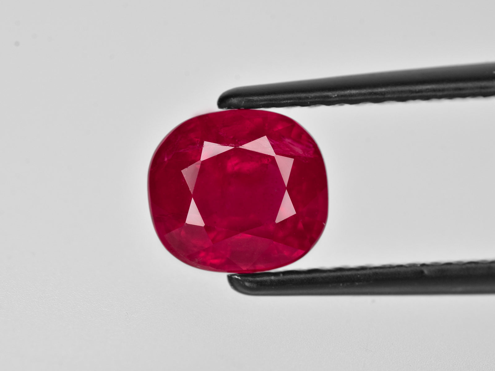 8801270-cushion-pigeon-blood-red-grs-burma-natural-ruby-2.59-ct