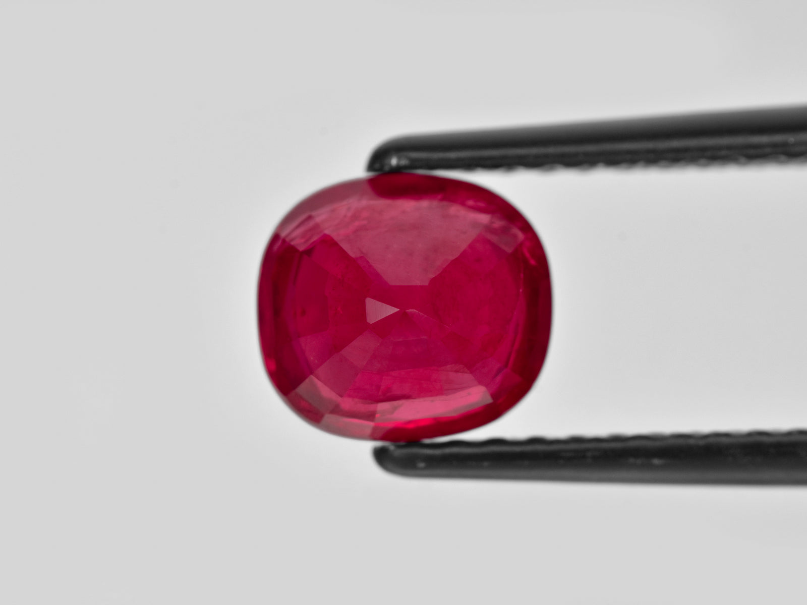 8801270-cushion-pigeon-blood-red-grs-burma-natural-ruby-2.59-ct