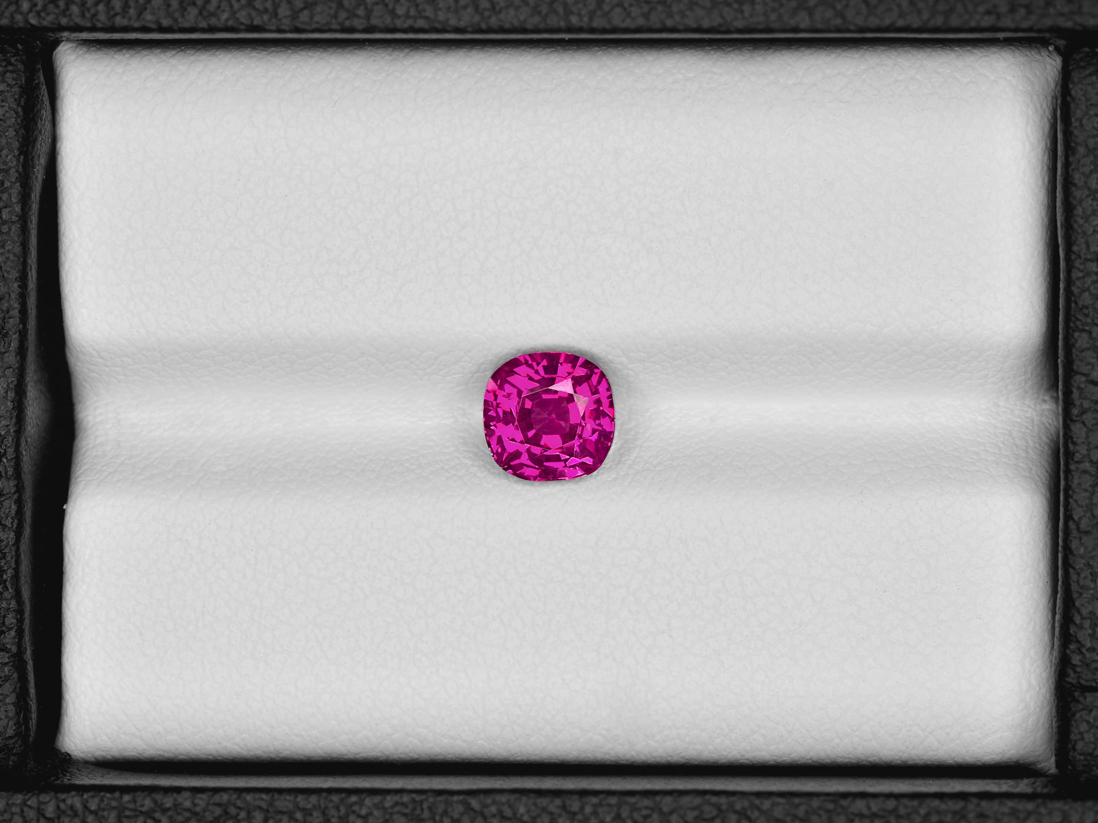 8801320-cushion-fiery-vivid-purplish-pink-gia-sri-lanka-natural-pink-sapphire-1.62-ct