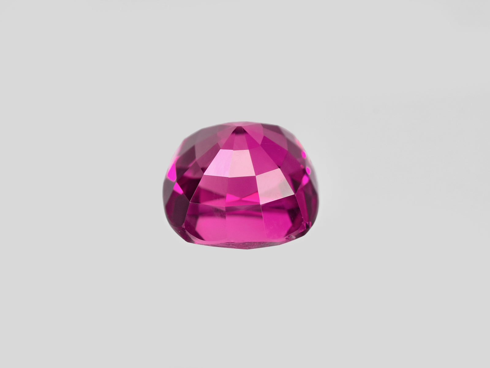 8801320-cushion-fiery-vivid-purplish-pink-gia-sri-lanka-natural-pink-sapphire-1.62-ct