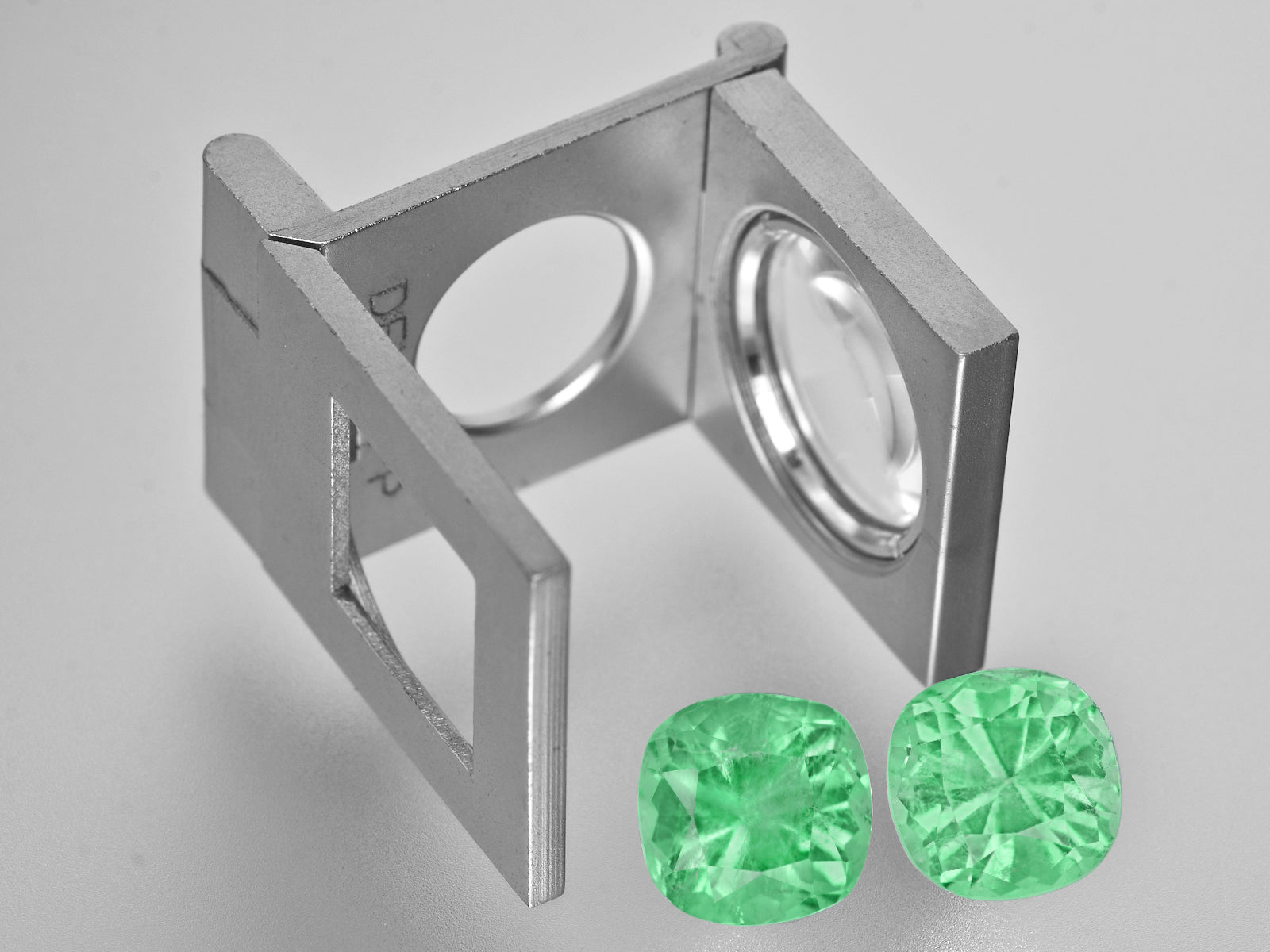 8801276-cushion-lustrous-pastel-green-grs-colombia-natural-emerald-10.59-ct