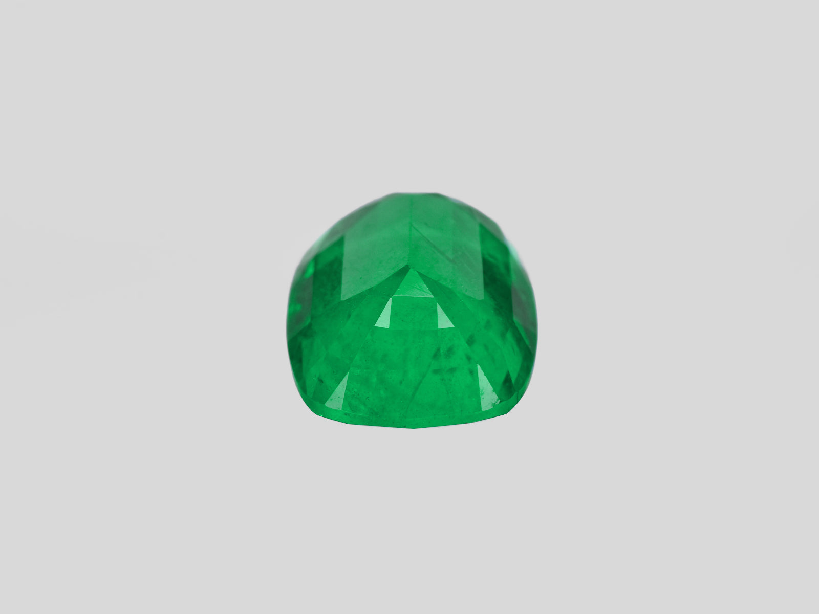 8801282-cushion-lively-intense-green-grs-ethiopia-natural-emerald-4.30-ct