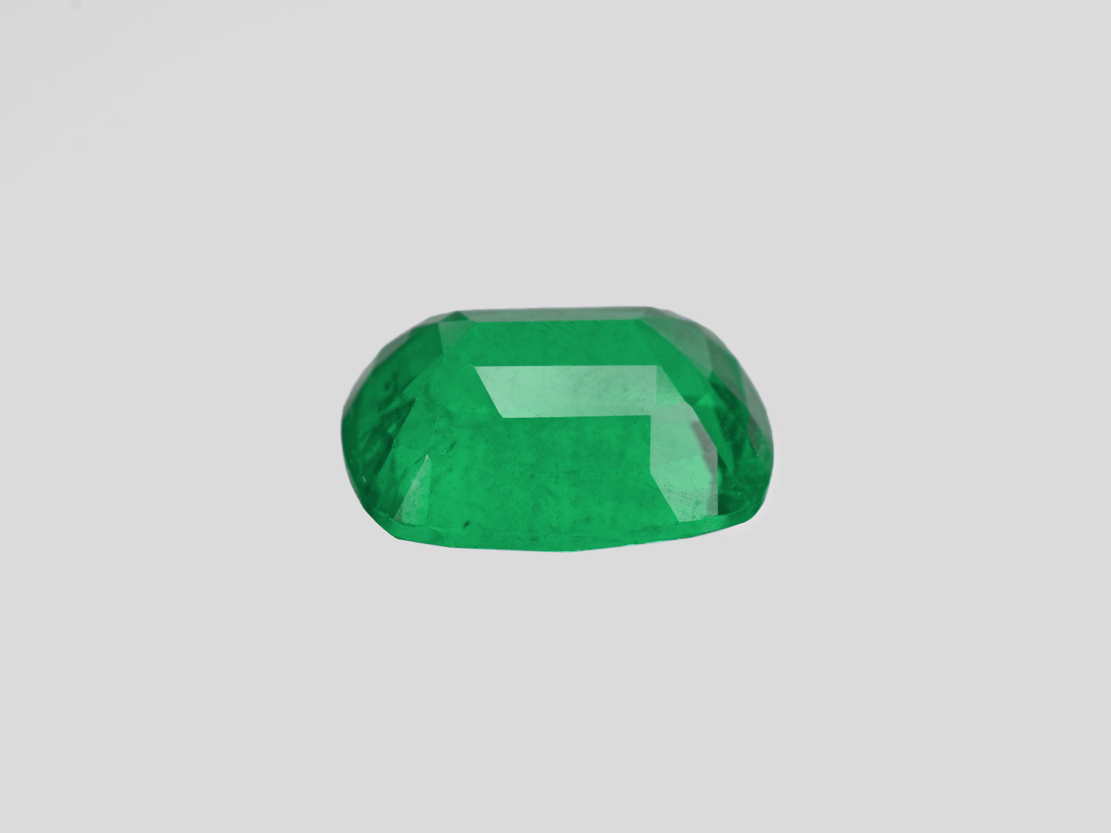 8801282-cushion-lively-intense-green-grs-ethiopia-natural-emerald-4.30-ct