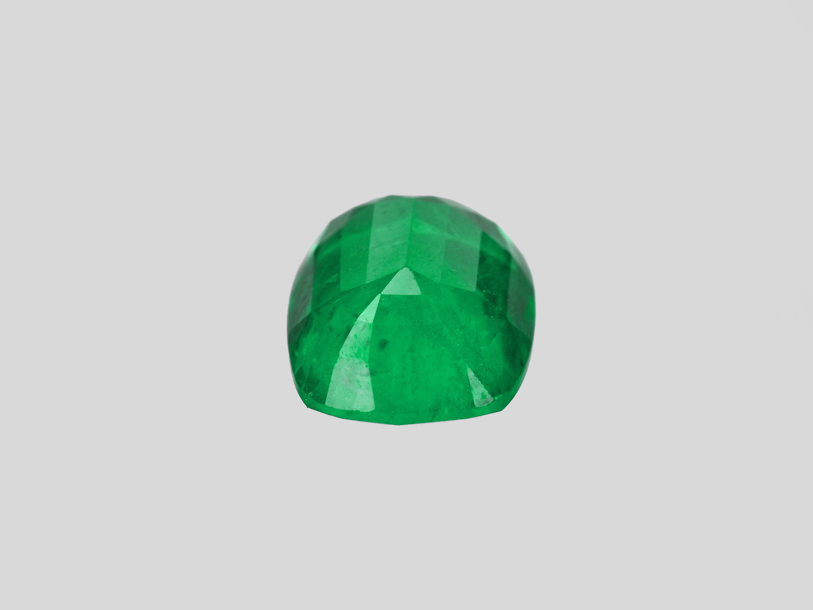 8801282-cushion-lively-intense-green-grs-ethiopia-natural-emerald-4.30-ct