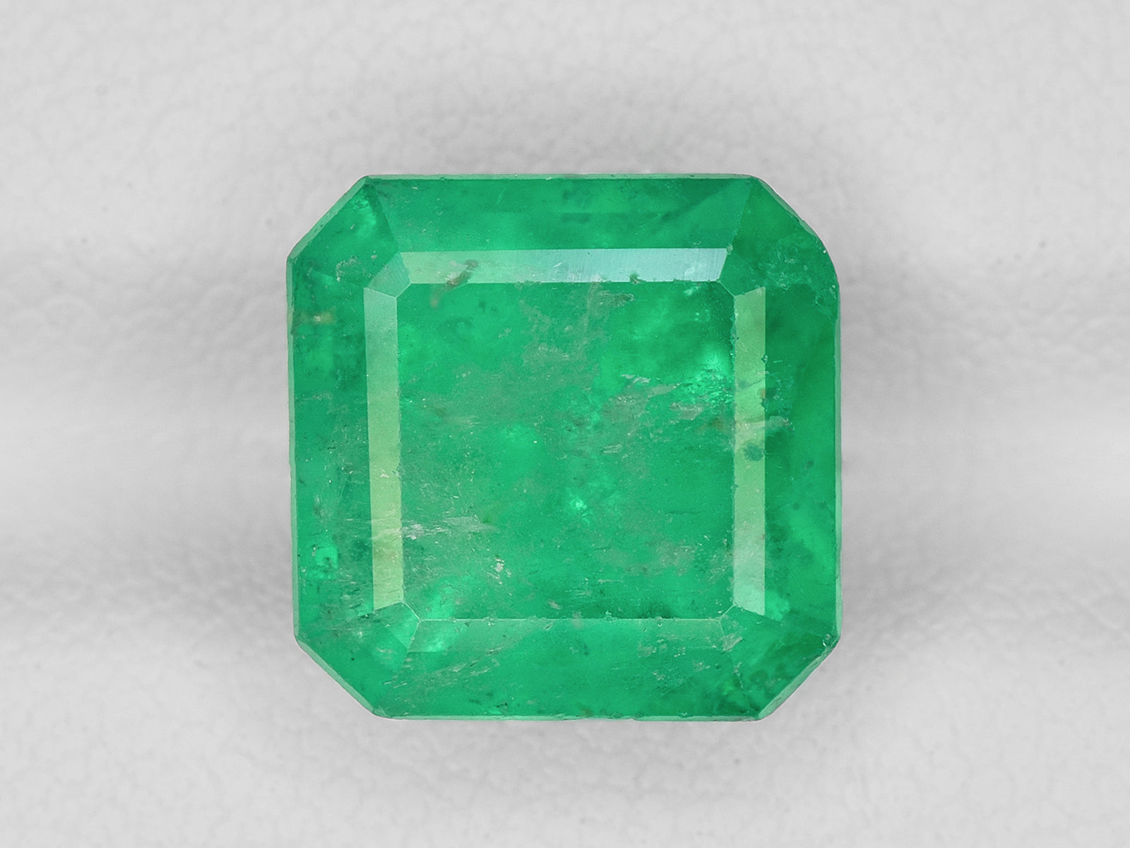 8801309-octagonal-velvety-intense-green-grs-colombia-natural-emerald-4.45-ct