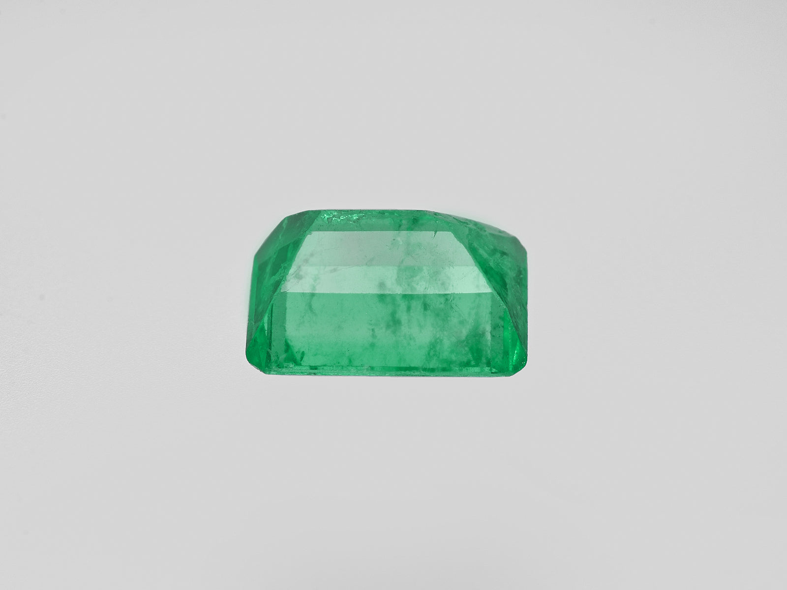 8801294-octagonal-lustrous-green-grs-colombia-natural-emerald-3.07-ct