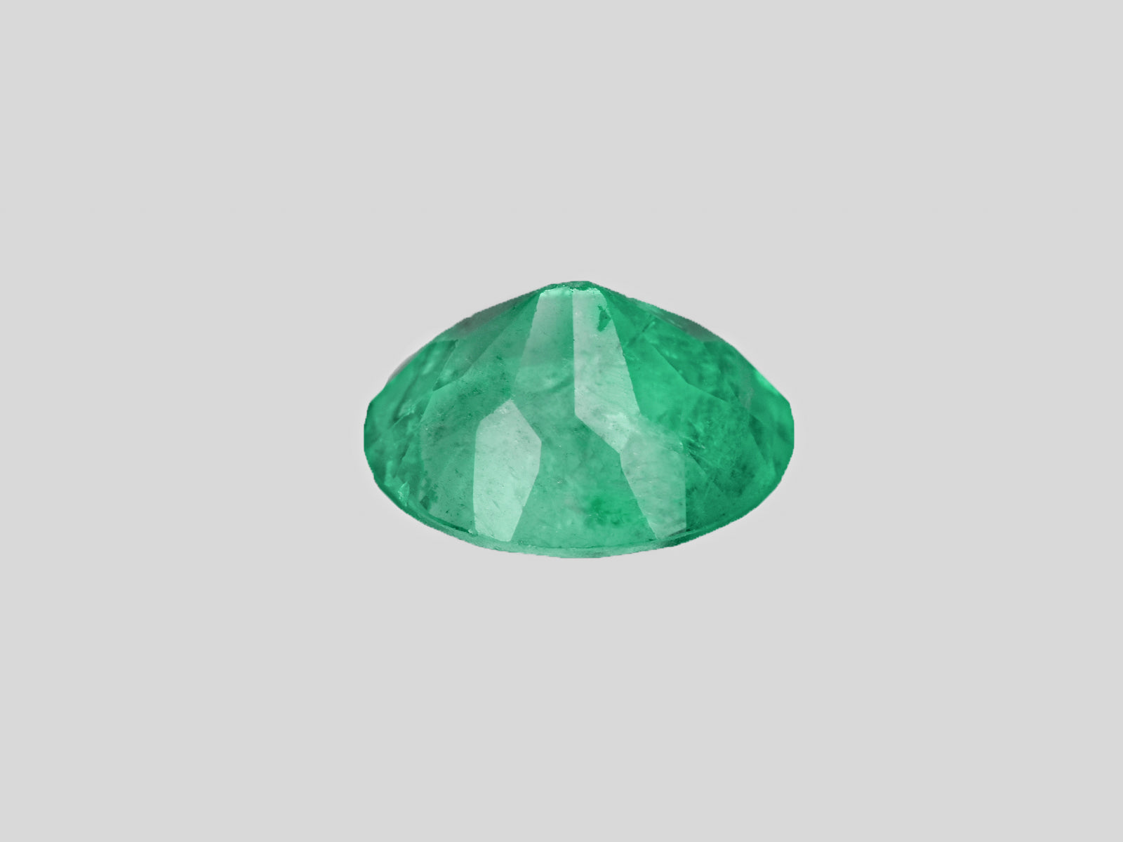 8801297-oval-lustrous-bluish-green-gia-grs-colombia-natural-emerald-2.88-ct