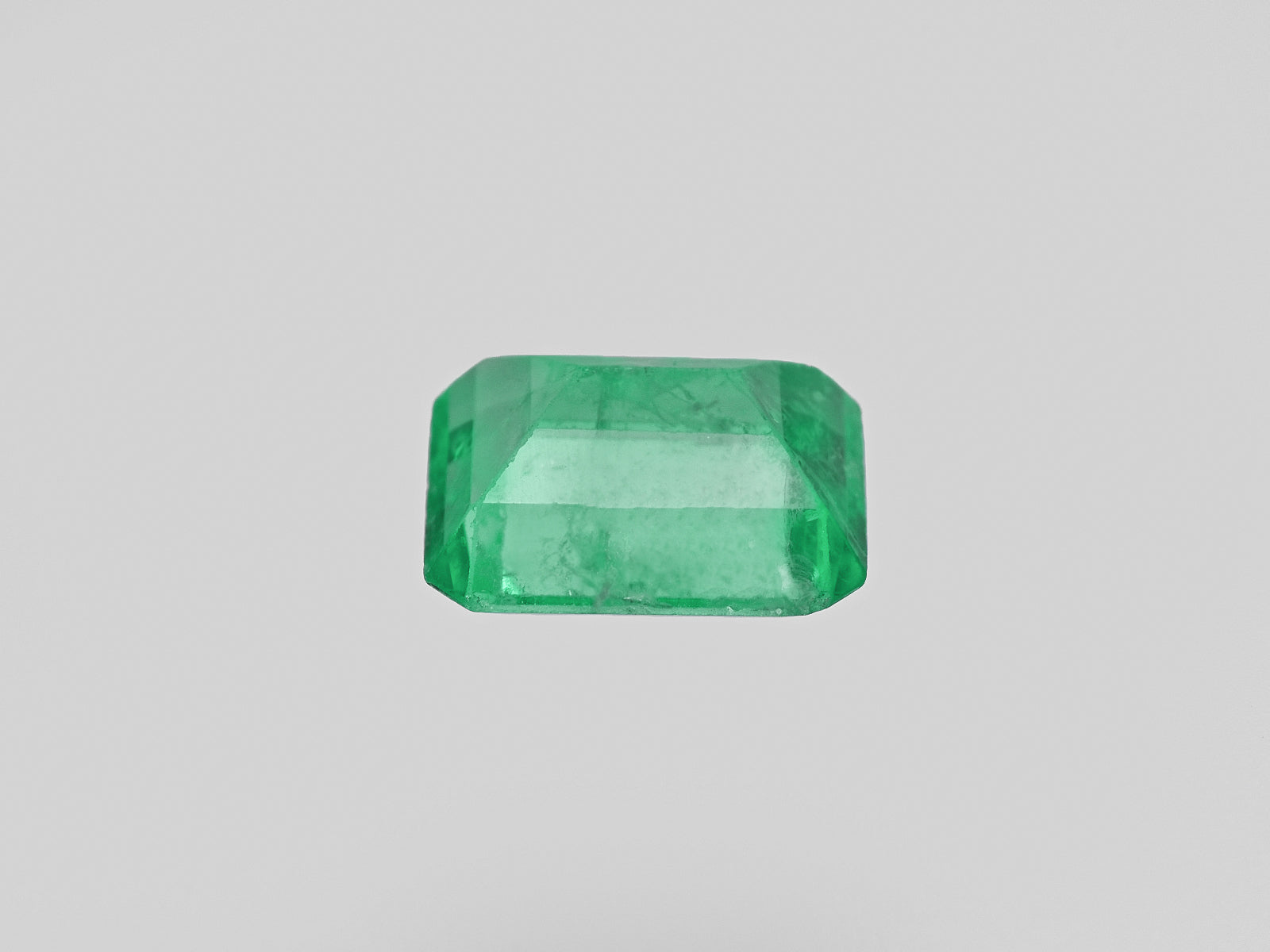 8801299-octagonal-lustrous-green-grs-colombia-natural-emerald-2.62-ct