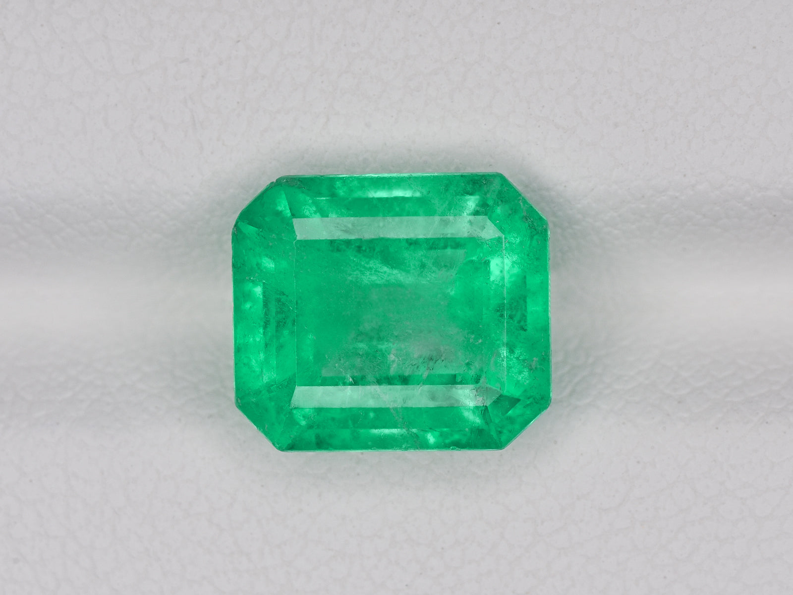 8801304-octagonal-bright-green-grs-colombia-natural-emerald-3.25-ct