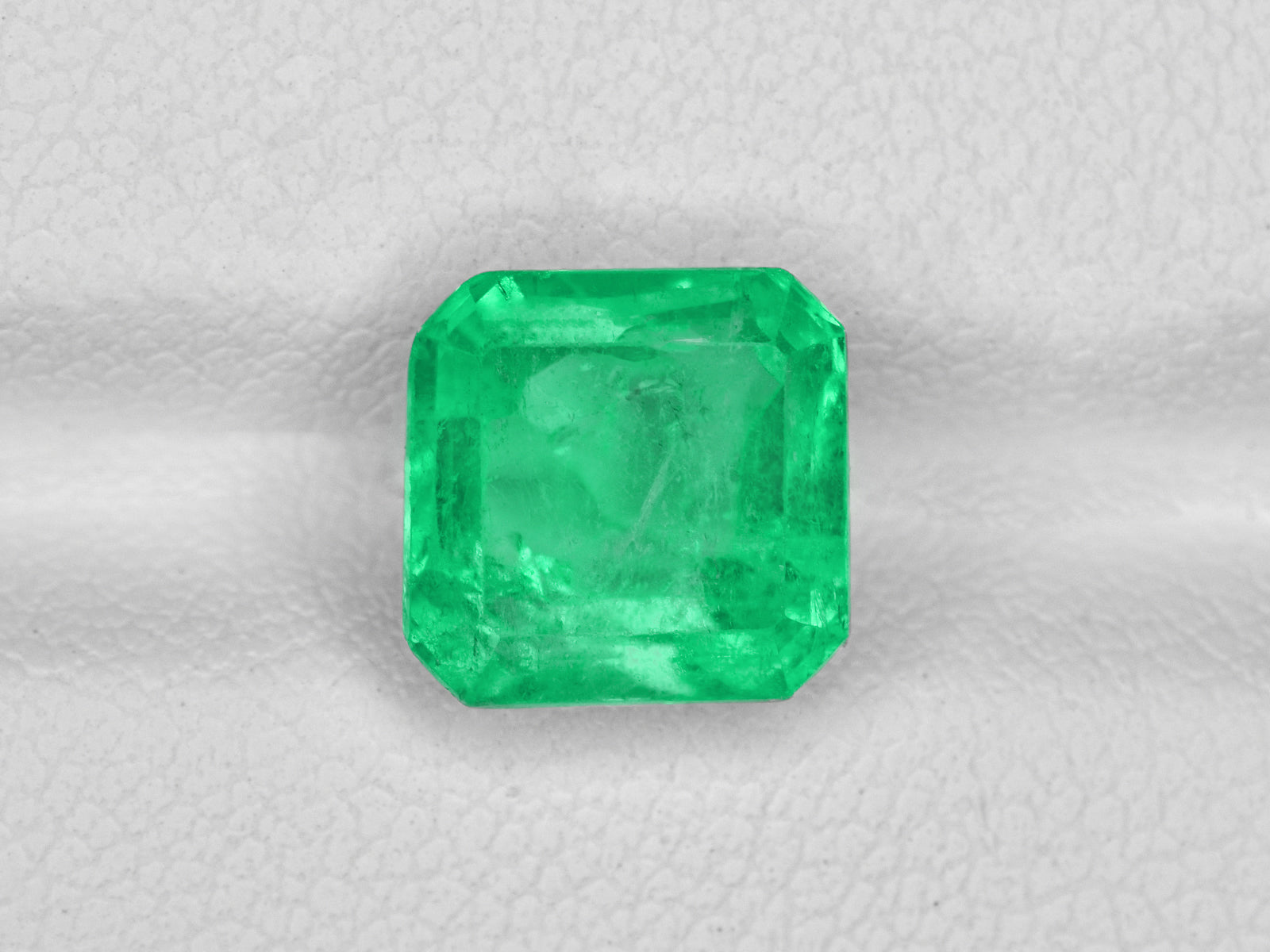 8801305-octagonal-lustrous-green-grs-colombia-natural-emerald-2.88-ct