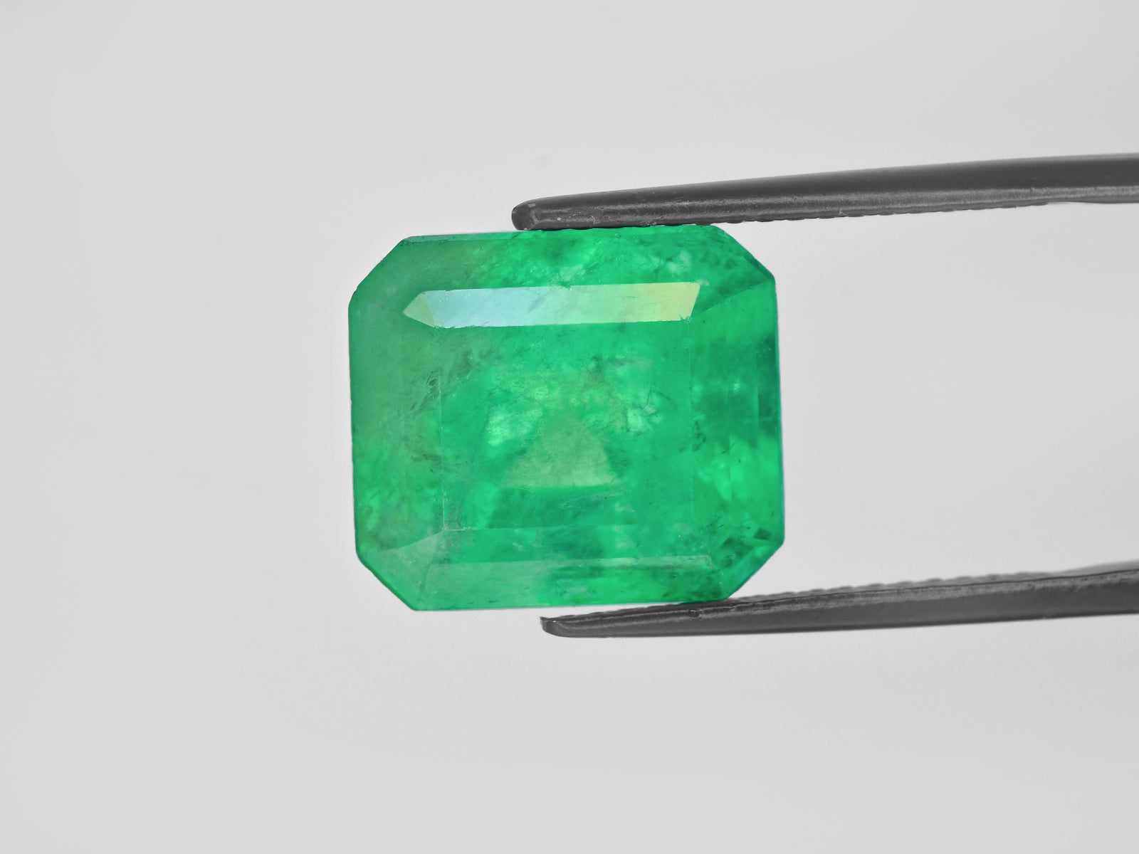 8801286-octagonal-intense-green-grs-colombia-natural-emerald-15.27-ct