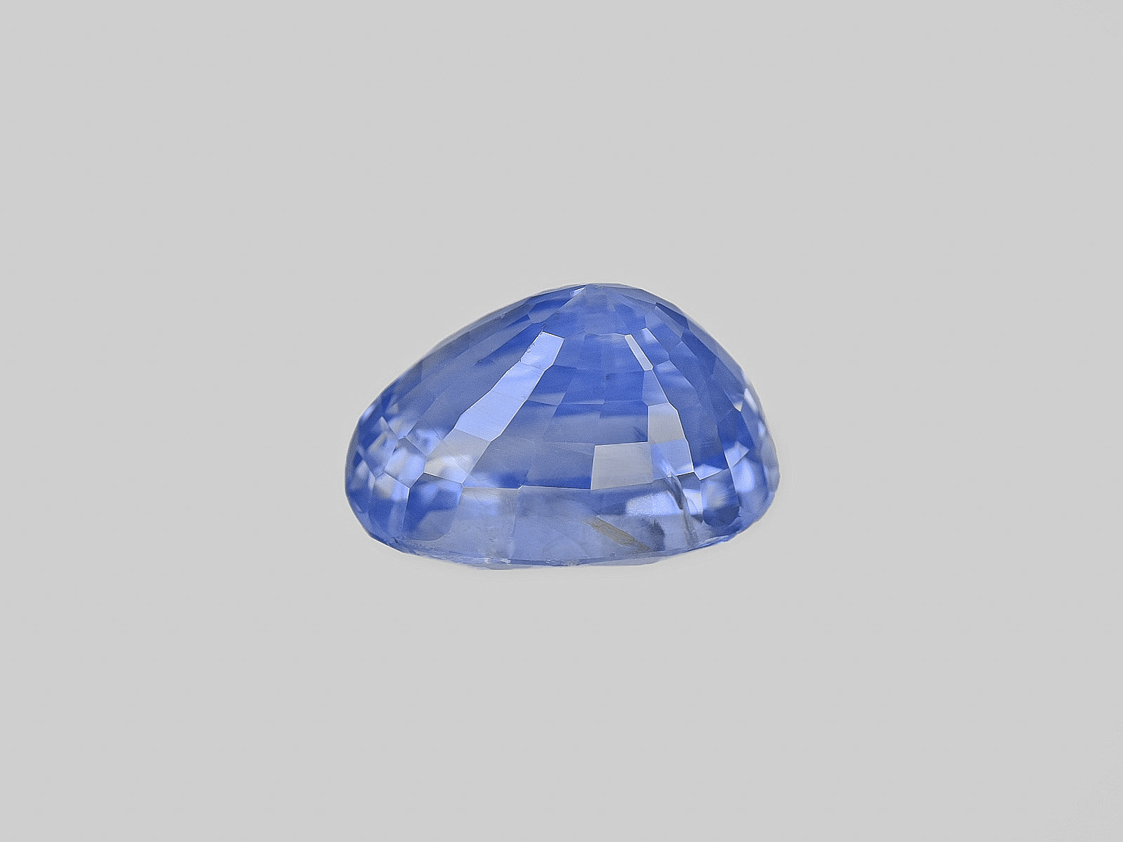 8801321-oval-velvety-pastel-blue-grs-sri-lanka-natural-blue-sapphire-5.55-ct