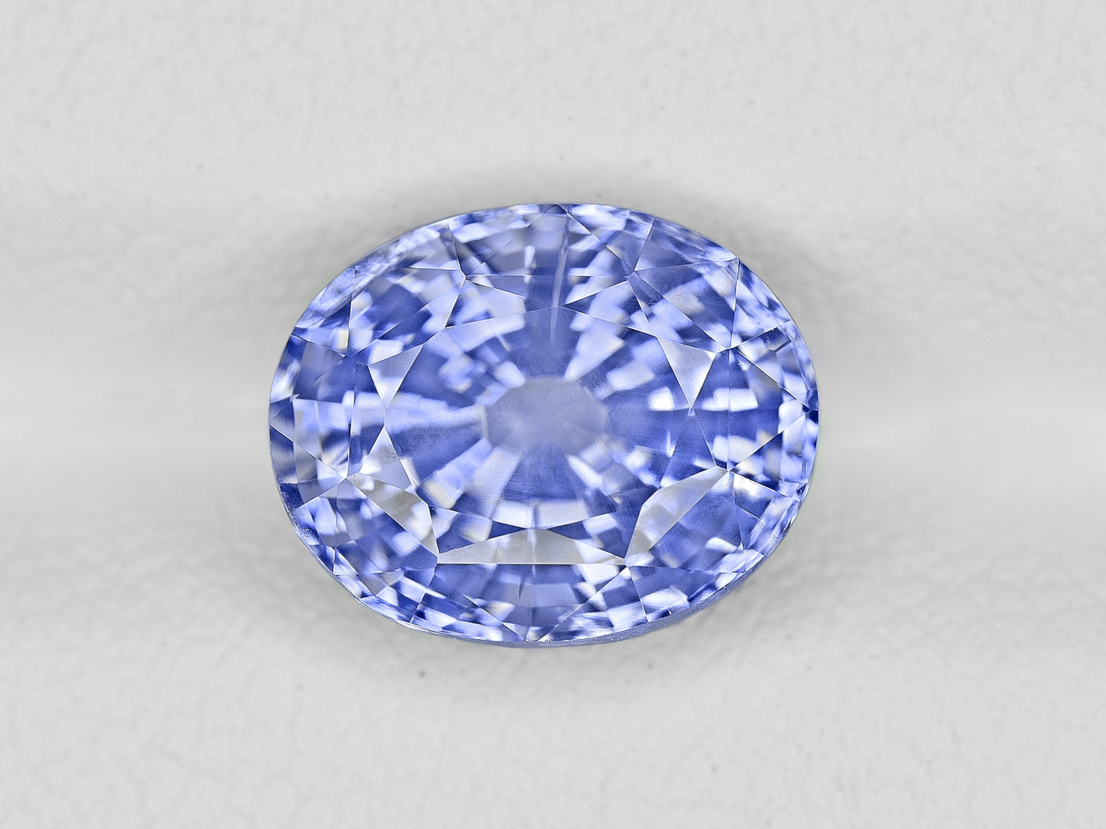 8801322-oval-lustrous-blue-gia-sri-lanka-natural-blue-sapphire-3.41-ct