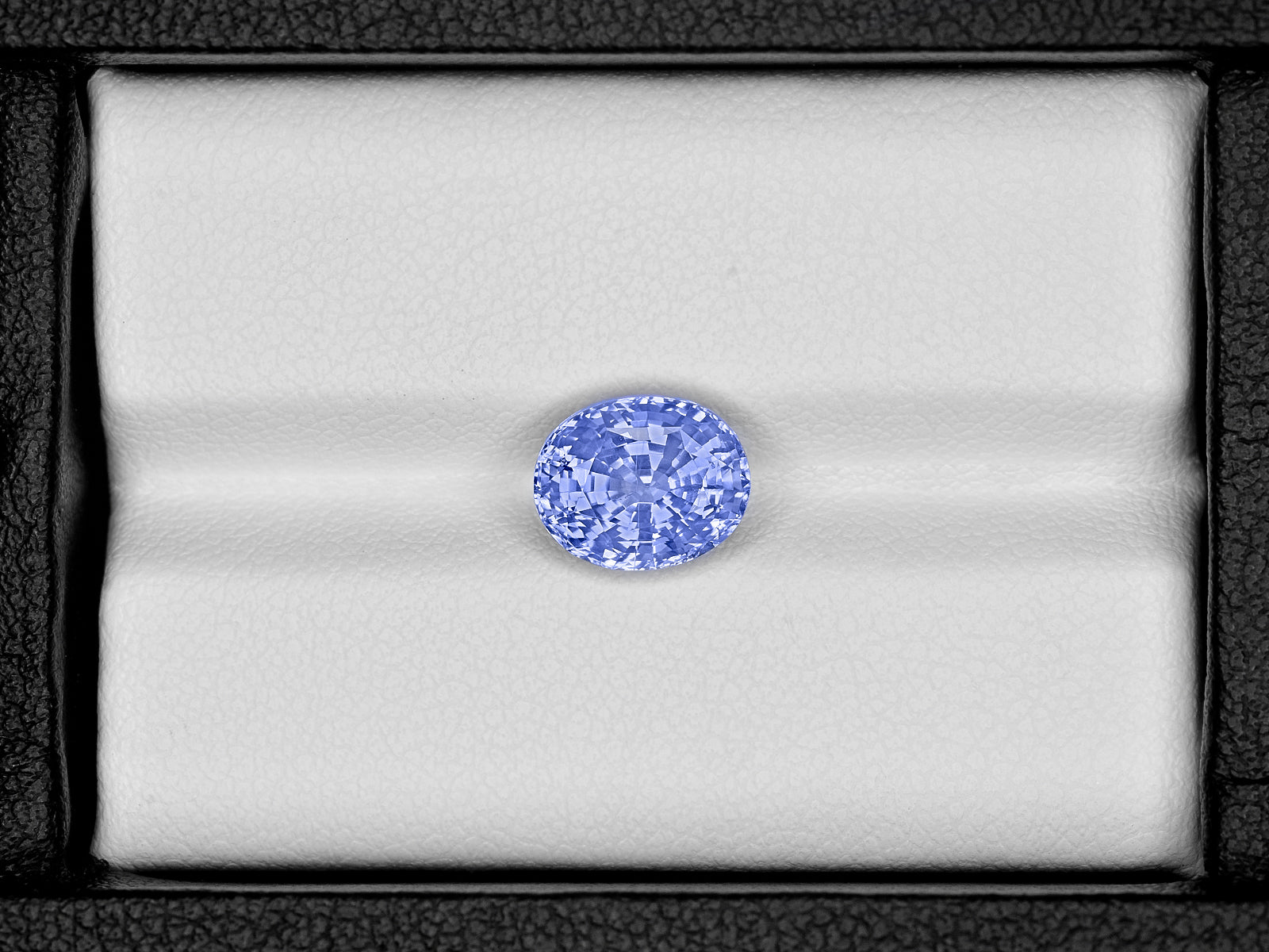 8801322-oval-lustrous-blue-gia-sri-lanka-natural-blue-sapphire-3.41-ct