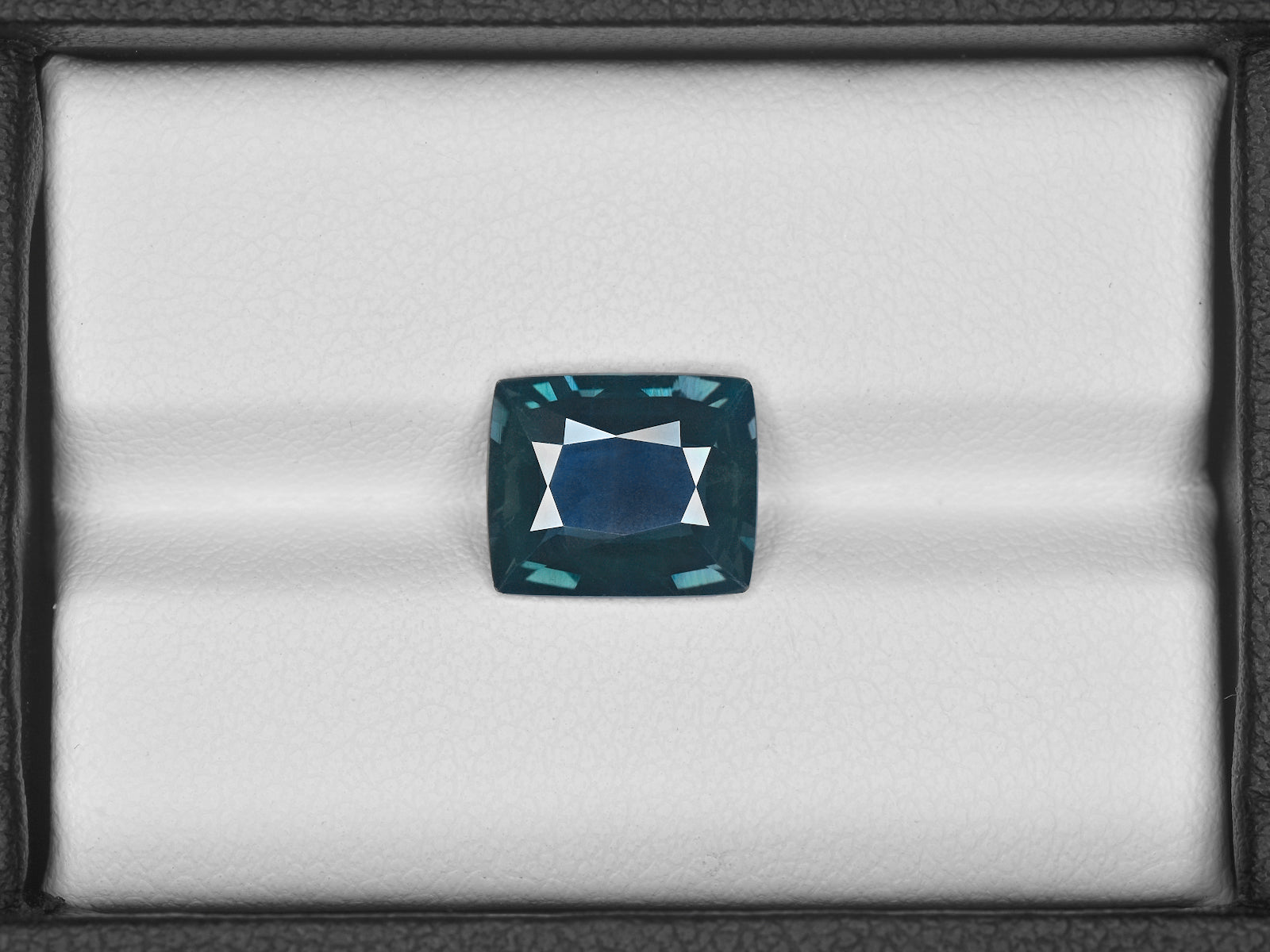 8801323-cushion-deep-greenish-blue-gia-nigeria-natural-blue-sapphire-4.02-ct