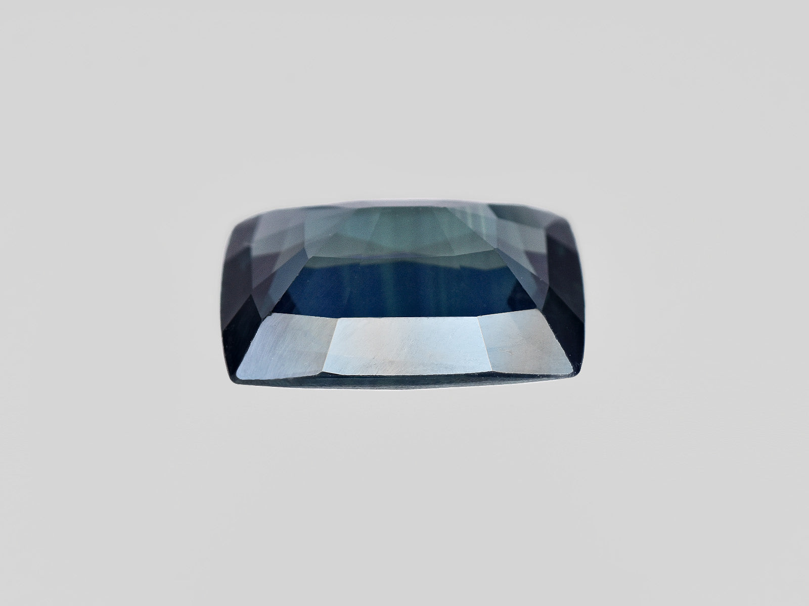 8801323-cushion-deep-greenish-blue-gia-nigeria-natural-blue-sapphire-4.02-ct