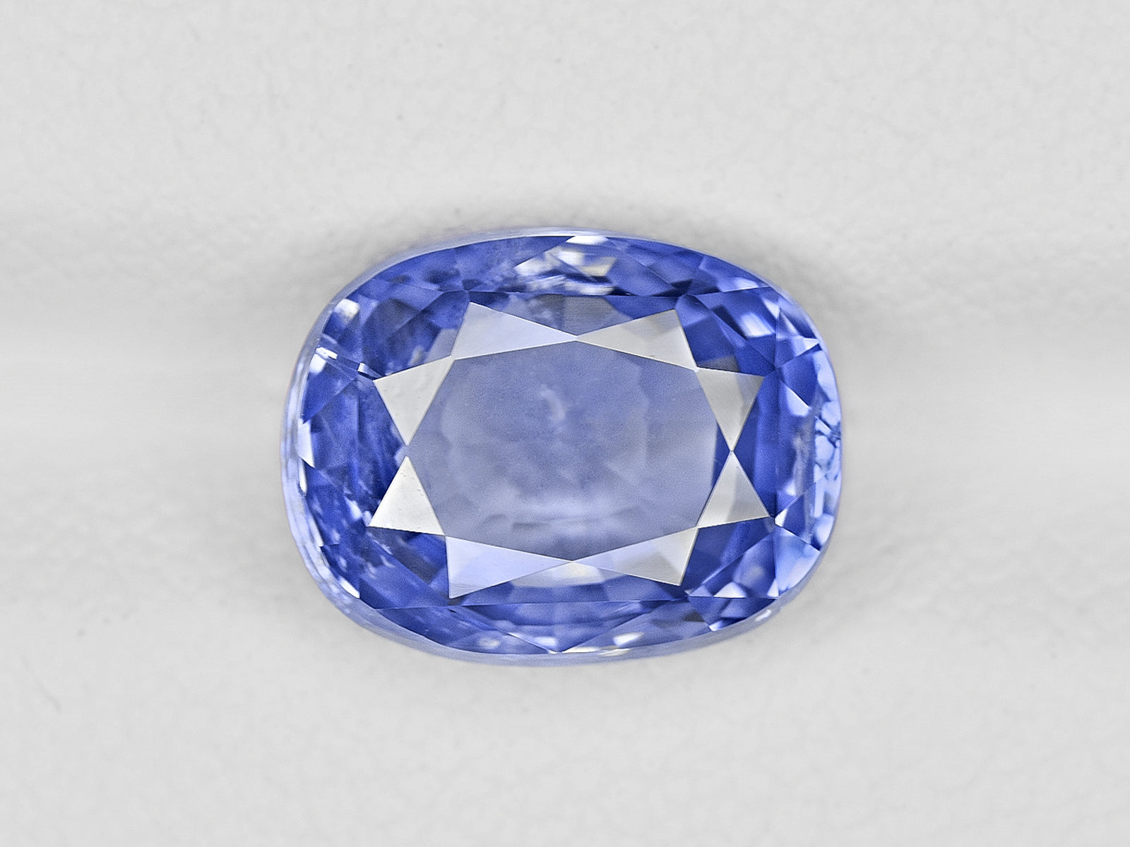 8801324-oval-medium-blue-gia-sri-lanka-natural-blue-sapphire-4.53-ct