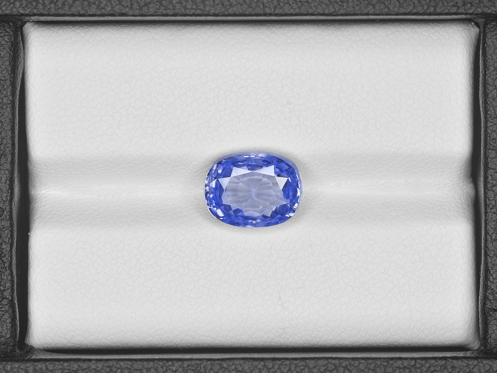 8801324-oval-medium-blue-gia-sri-lanka-natural-blue-sapphire-4.53-ct