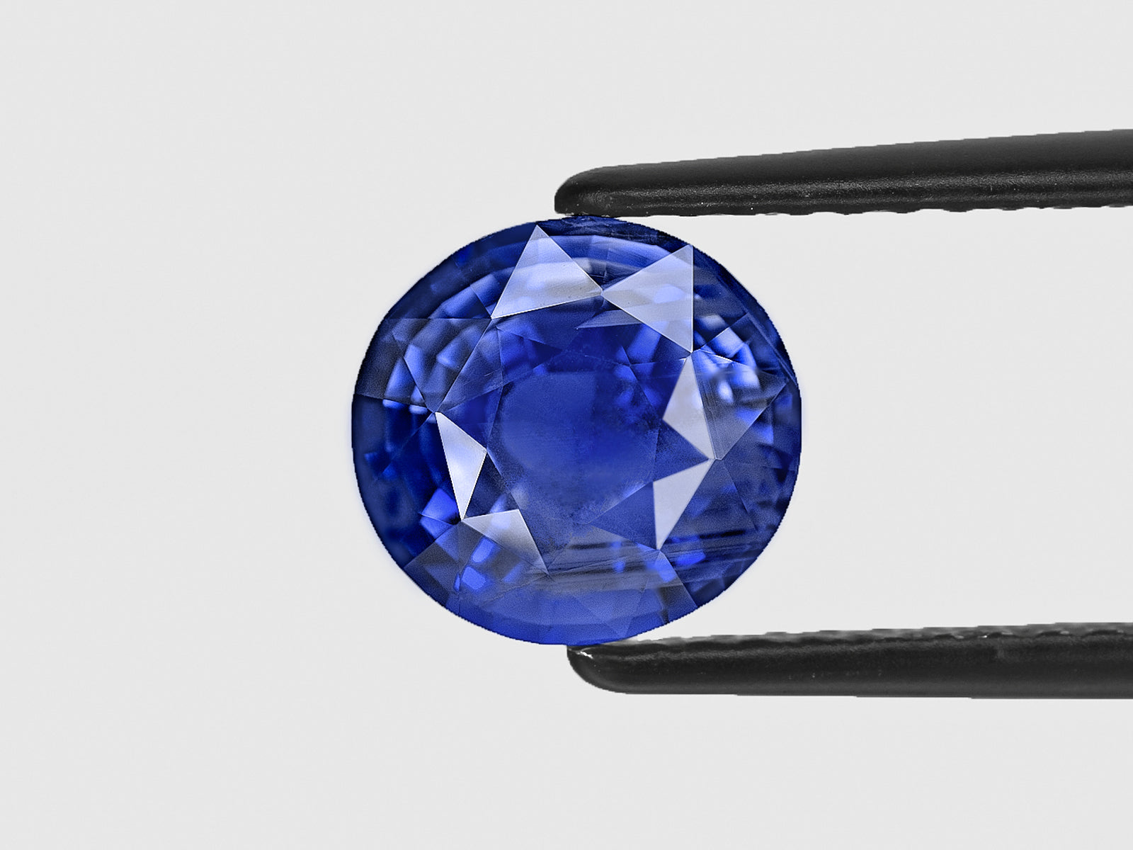 8801325-oval-intense-royal-blue-grs-sri-lanka-natural-blue-sapphire-3.75-ct