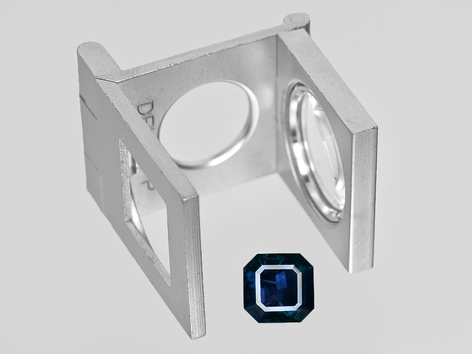 8801326-octagonal-dark-blue-with-a-slight-greenish-hue-grs-sri-lanka-natural-blue-sapphire-2.83-ct