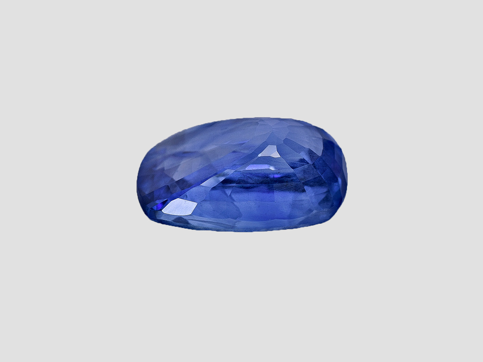 8801327-cushion-cornflower-blue-grs-sri-lanka-natural-blue-sapphire-4.66-ct
