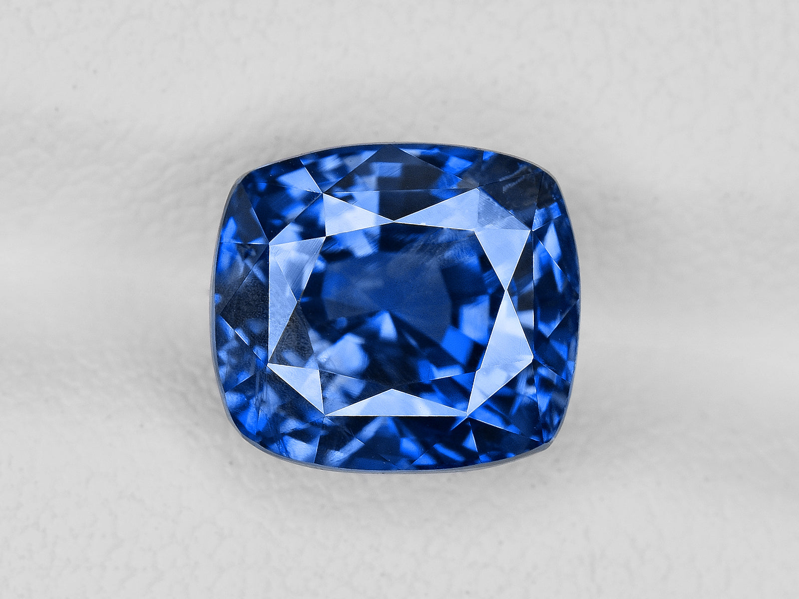 8801899-cushion-fiery-vivid-royal-blue-gia-grs-sri-lanka-natural-blue-sapphire-5.77-ct