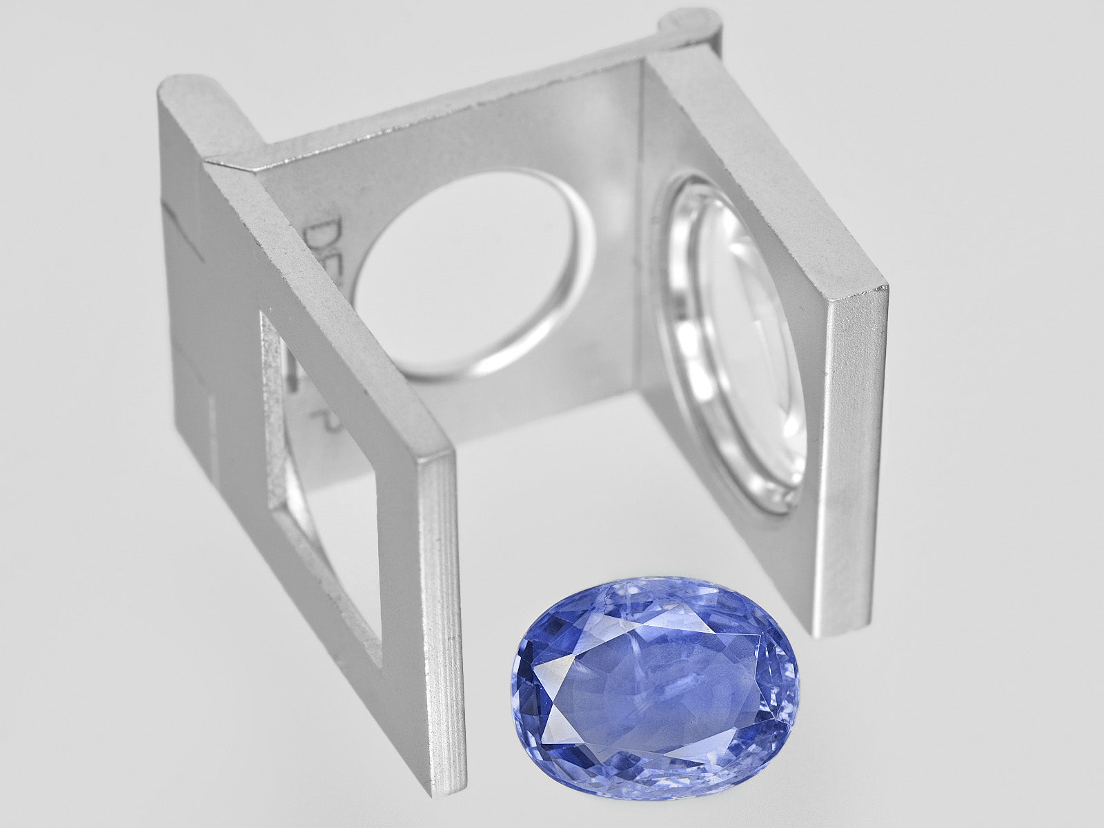 8801332-oval-lustrous-blue-grs-sri-lanka-natural-blue-sapphire-8.70-ct