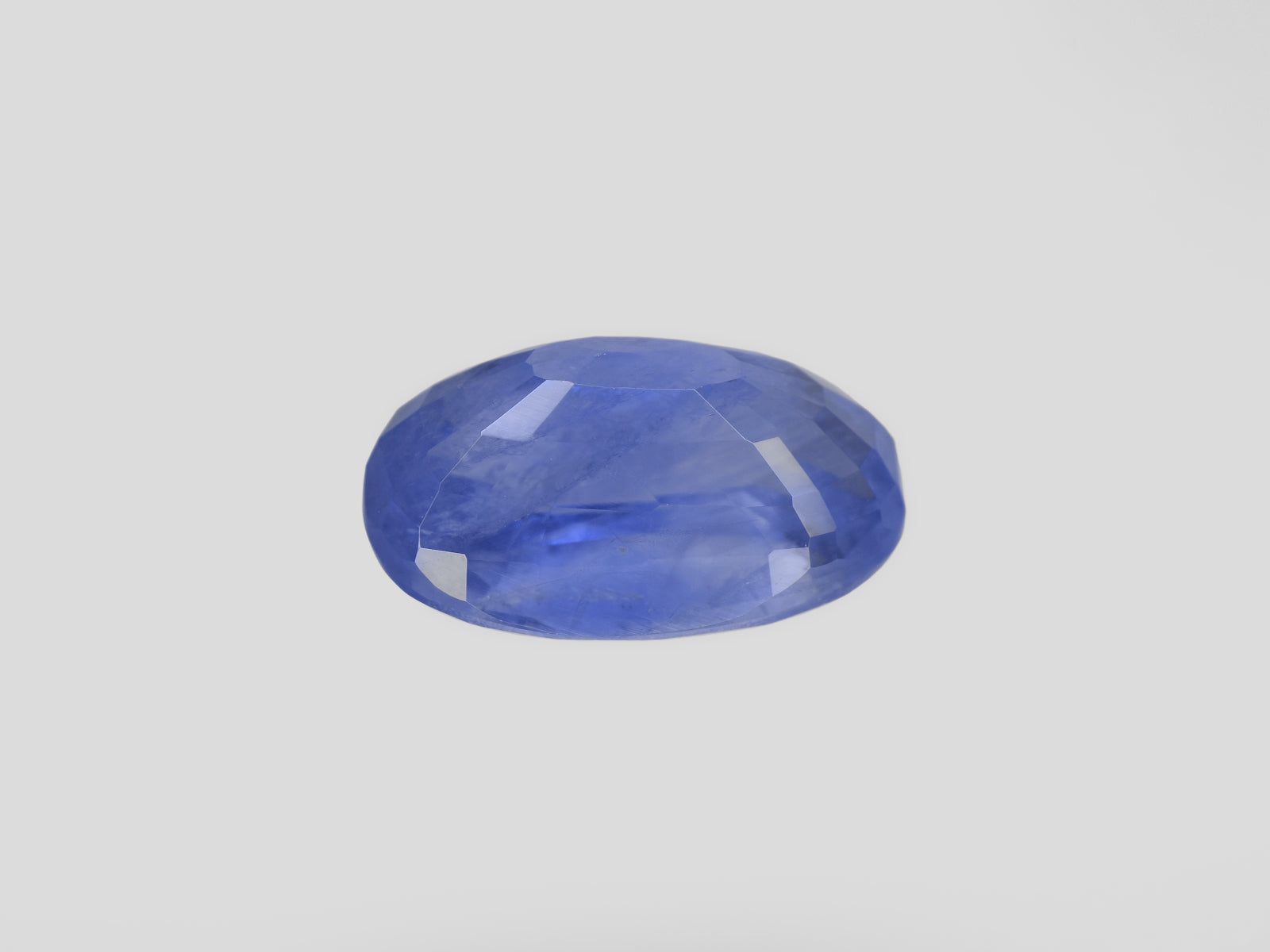 8801334-oval-intense-blue-grs-sri-lanka-natural-blue-sapphire-5.71-ct