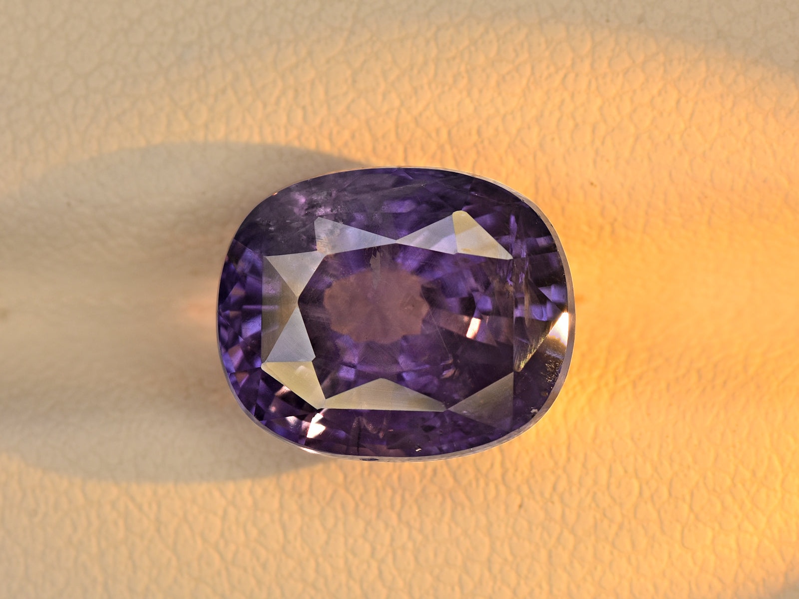 8801336-cushion-intense-violetish-blue-changing-to-deep-purple-grs-sri-lanka-natural-color-change-sapphire-8.37-ct