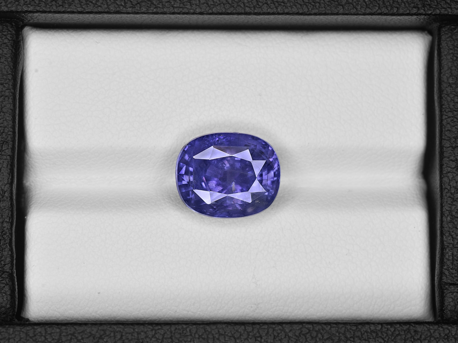 8801336-cushion-intense-violetish-blue-changing-to-deep-purple-grs-sri-lanka-natural-color-change-sapphire-8.37-ct