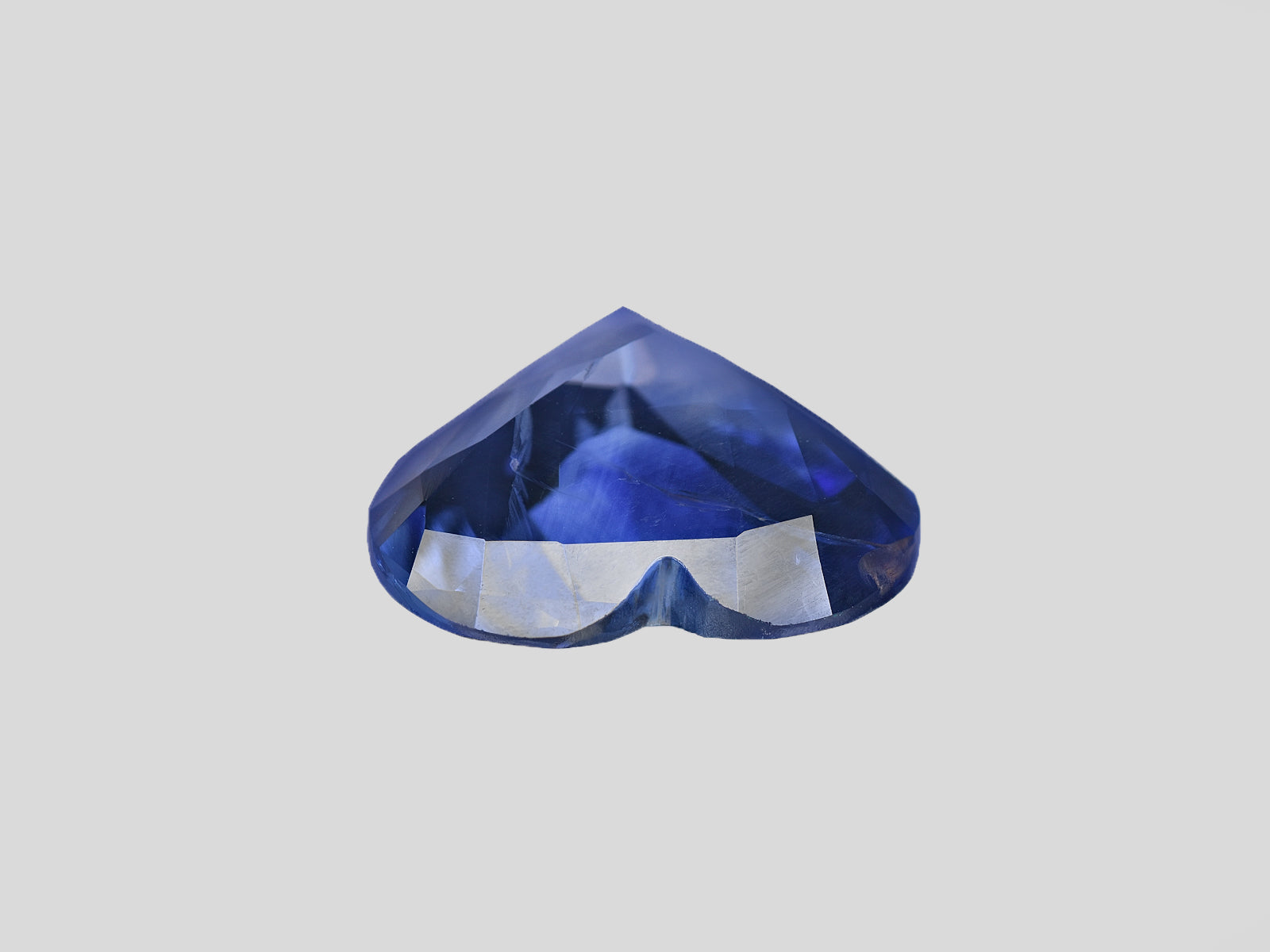 8801337-heart-royal-blue-grs-madagascar-natural-blue-sapphire-3.72-ct