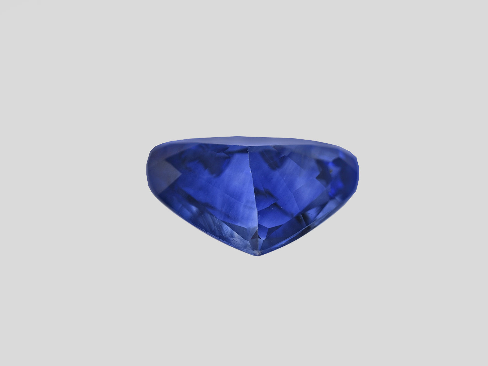 8801337-heart-royal-blue-grs-madagascar-natural-blue-sapphire-3.72-ct