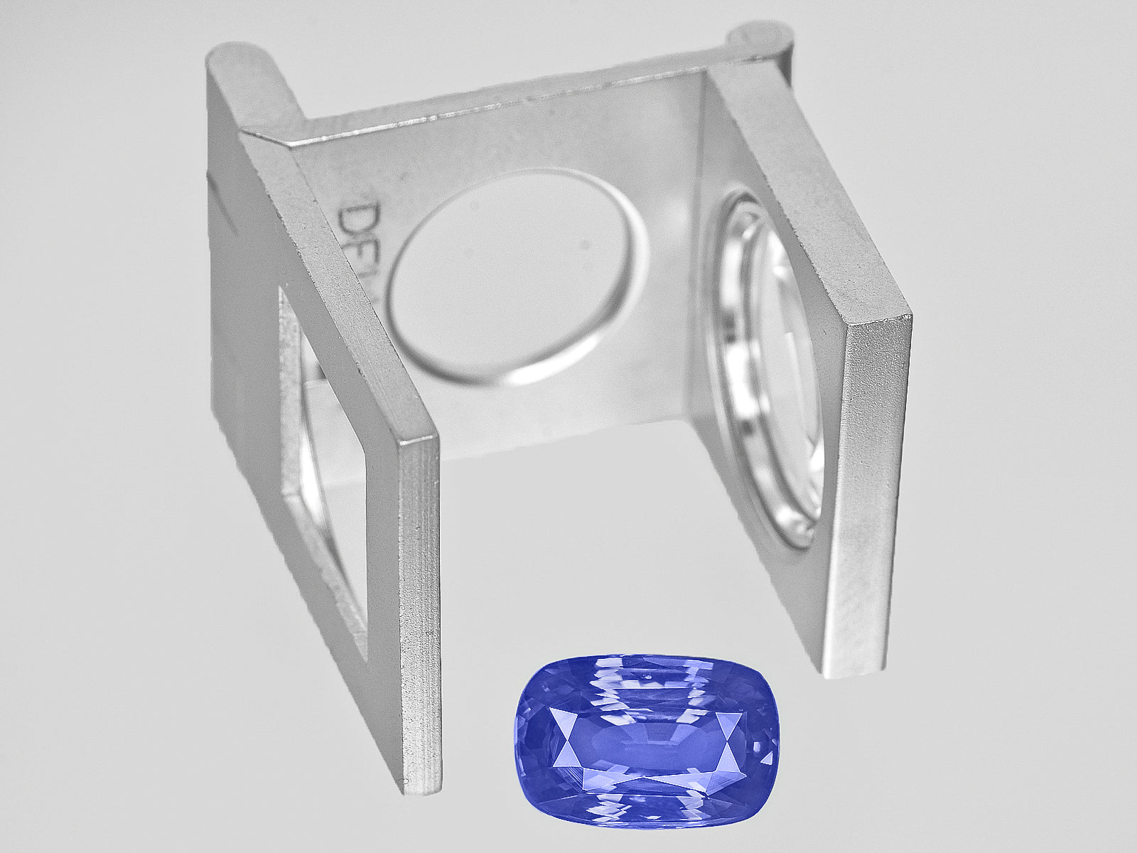 8801340-cushion-velvety-intense-blue-grs-sri-lanka-natural-blue-sapphire-6.22-ct