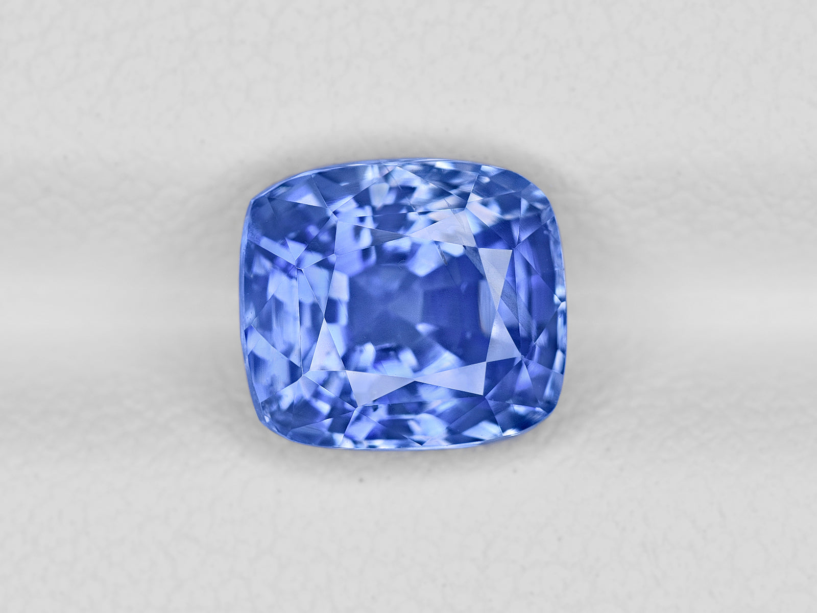 8801341-cushion-lustrous-blue-gia-sri-lanka-natural-blue-sapphire-3.07-ct