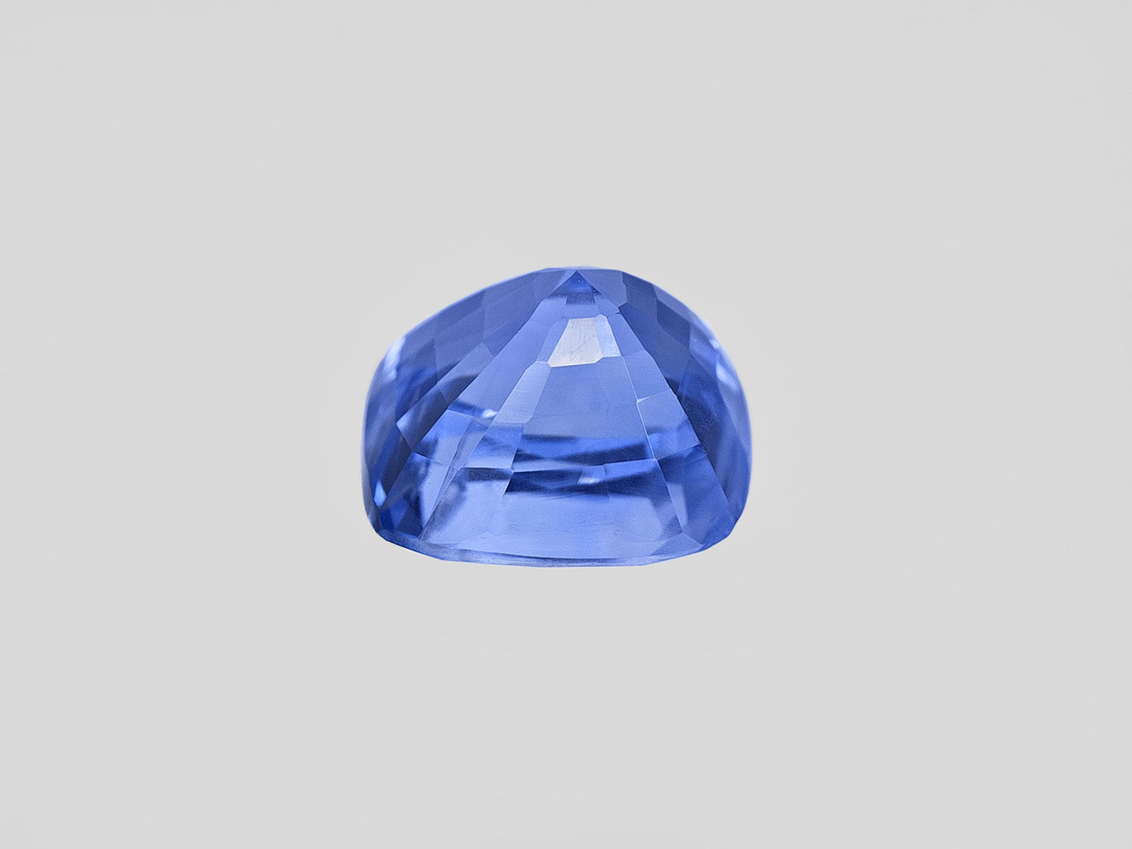 8801341-cushion-lustrous-blue-gia-sri-lanka-natural-blue-sapphire-3.07-ct