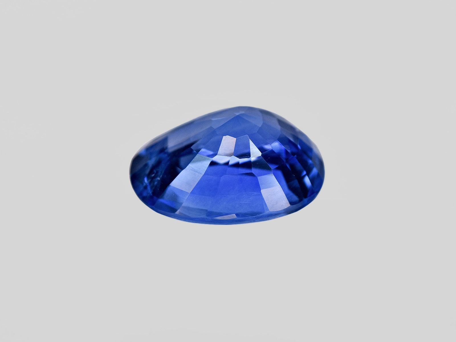 8801343-oval-fiery-royal-blue-grs-sri-lanka-natural-blue-sapphire-2.11-ct
