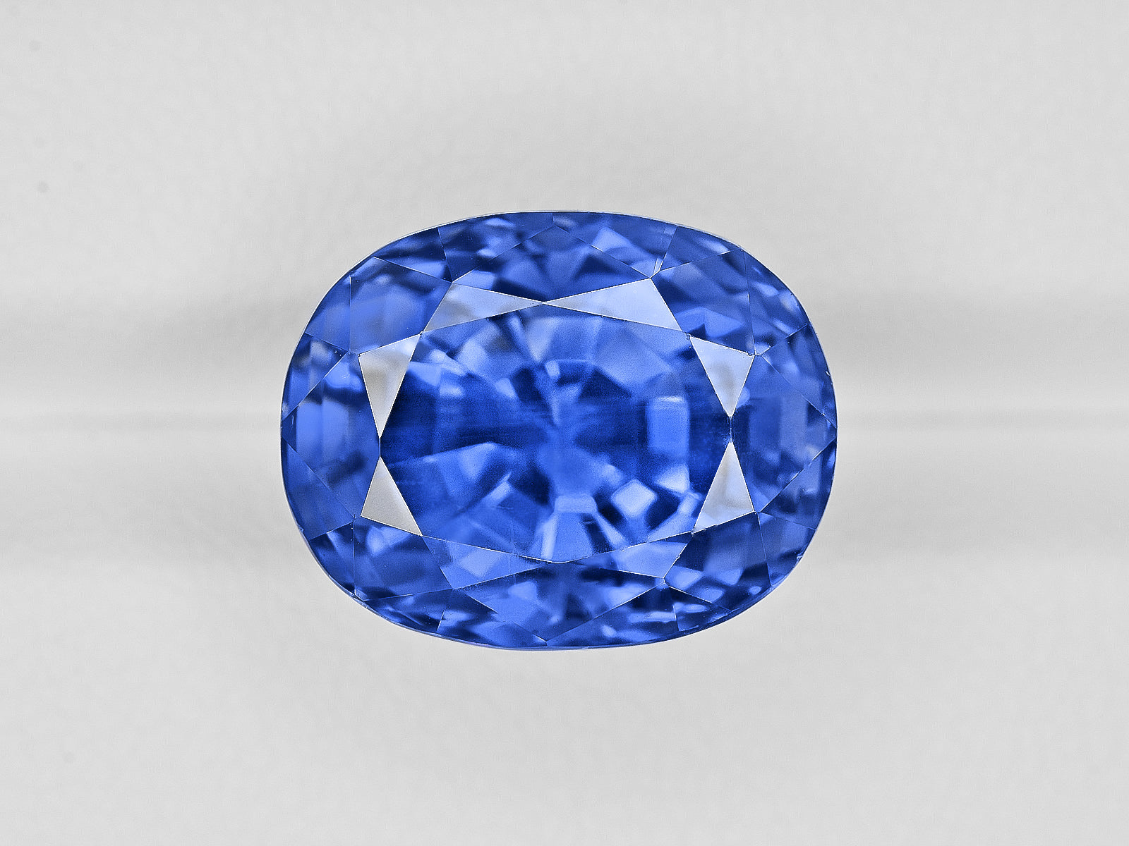 8801290-oval-fiery-vivid-blue-grs-burma-natural-blue-sapphire-17.92-ct