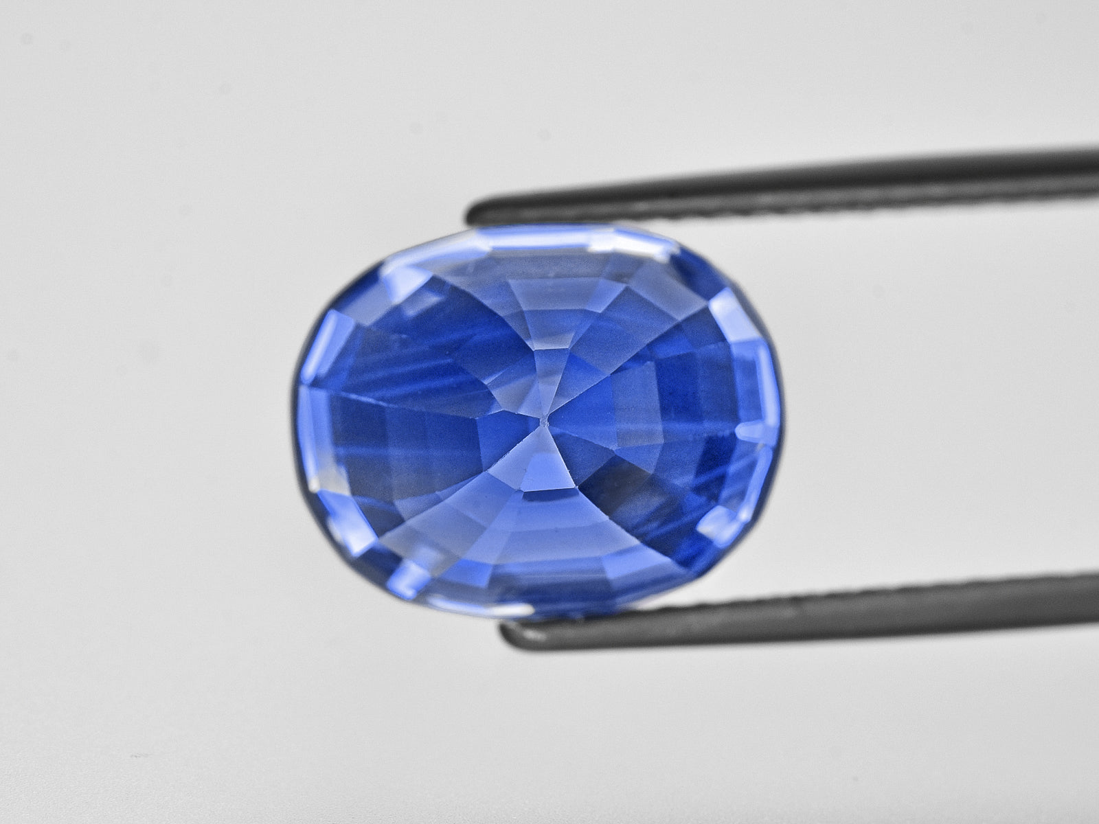 8801290-oval-fiery-vivid-blue-grs-burma-natural-blue-sapphire-17.92-ct