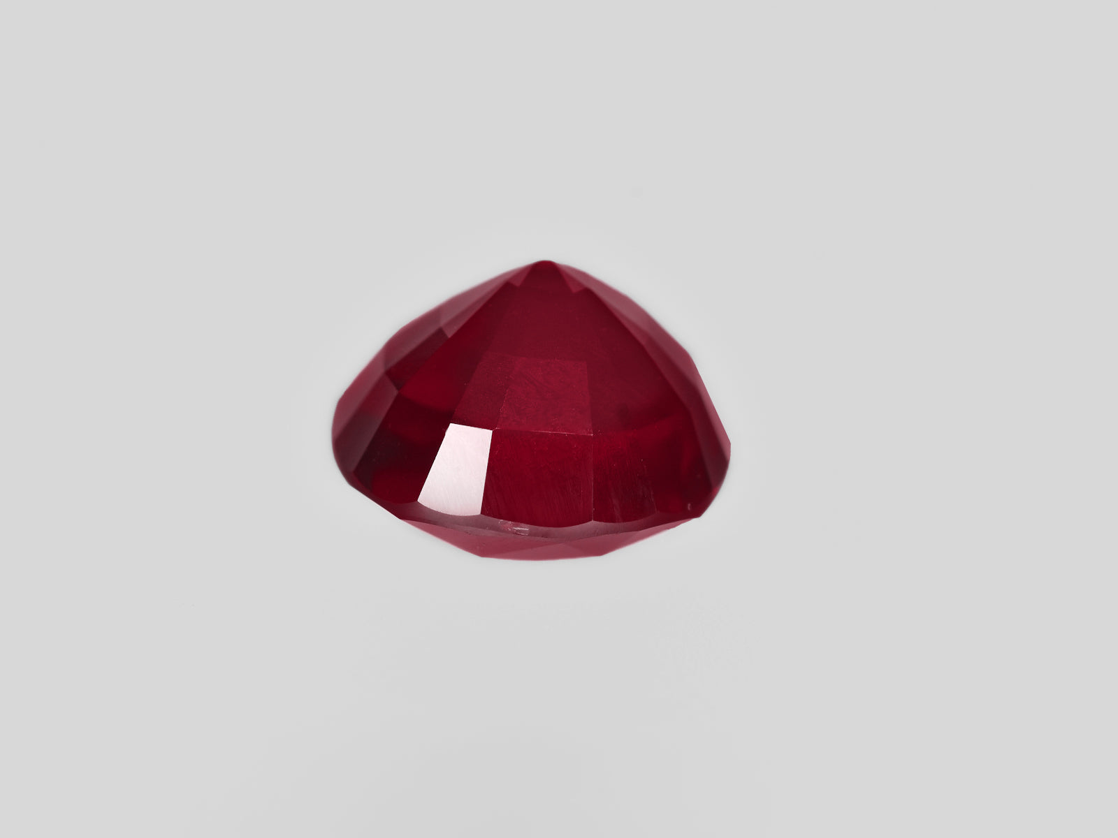 8801374-cushion-rich-velvety-pigeon-blood-red-grs-aigs-mozambique-natural-ruby-3.13-ct
