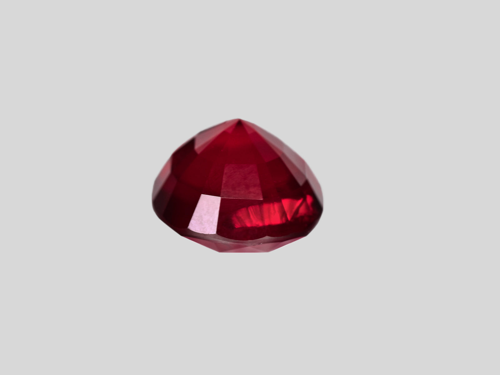 8801374-cushion-rich-velvety-pigeon-blood-red-grs-aigs-mozambique-natural-ruby-3.13-ct
